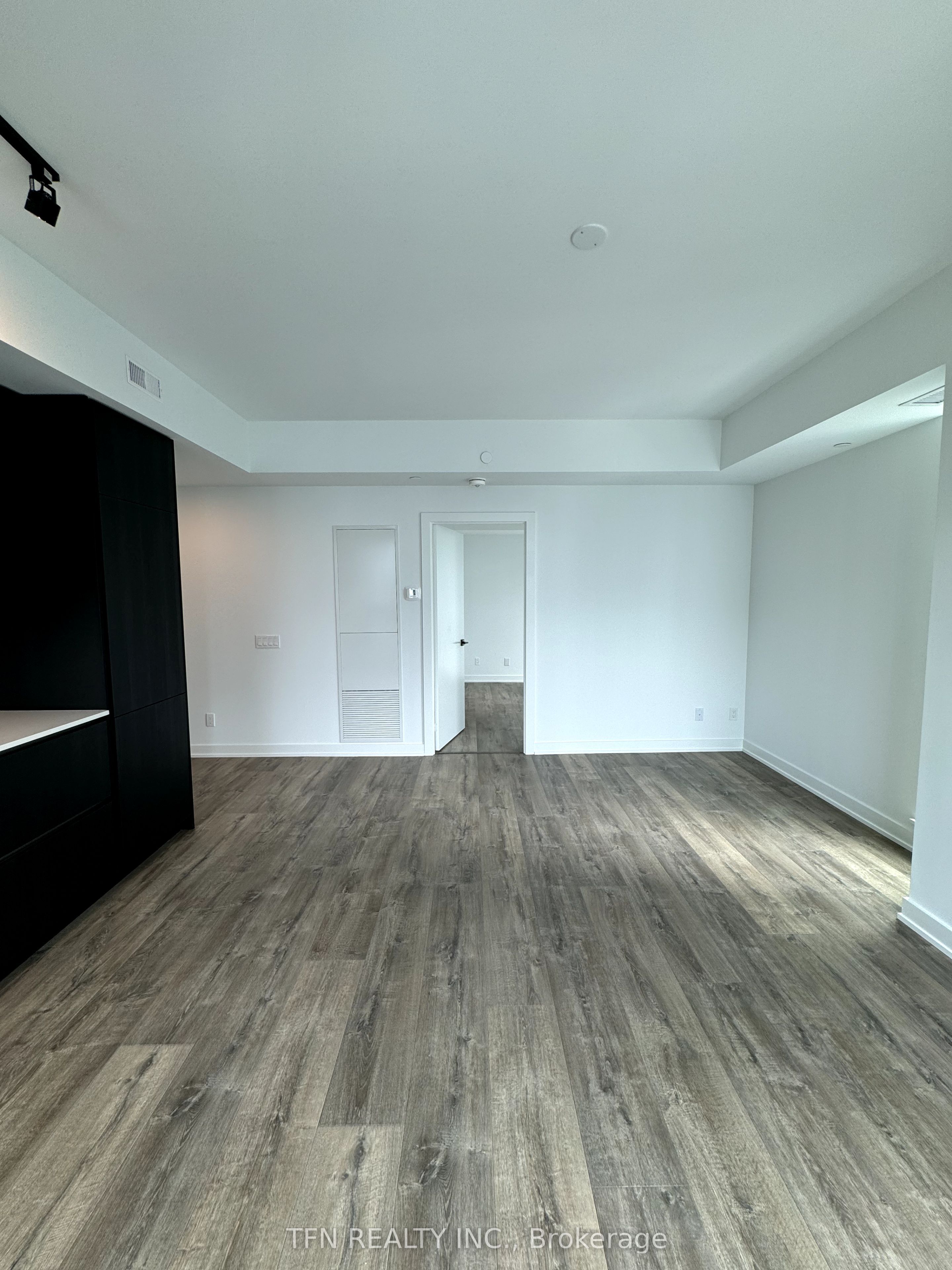 #4105 - 327 King Street Property Photo 13