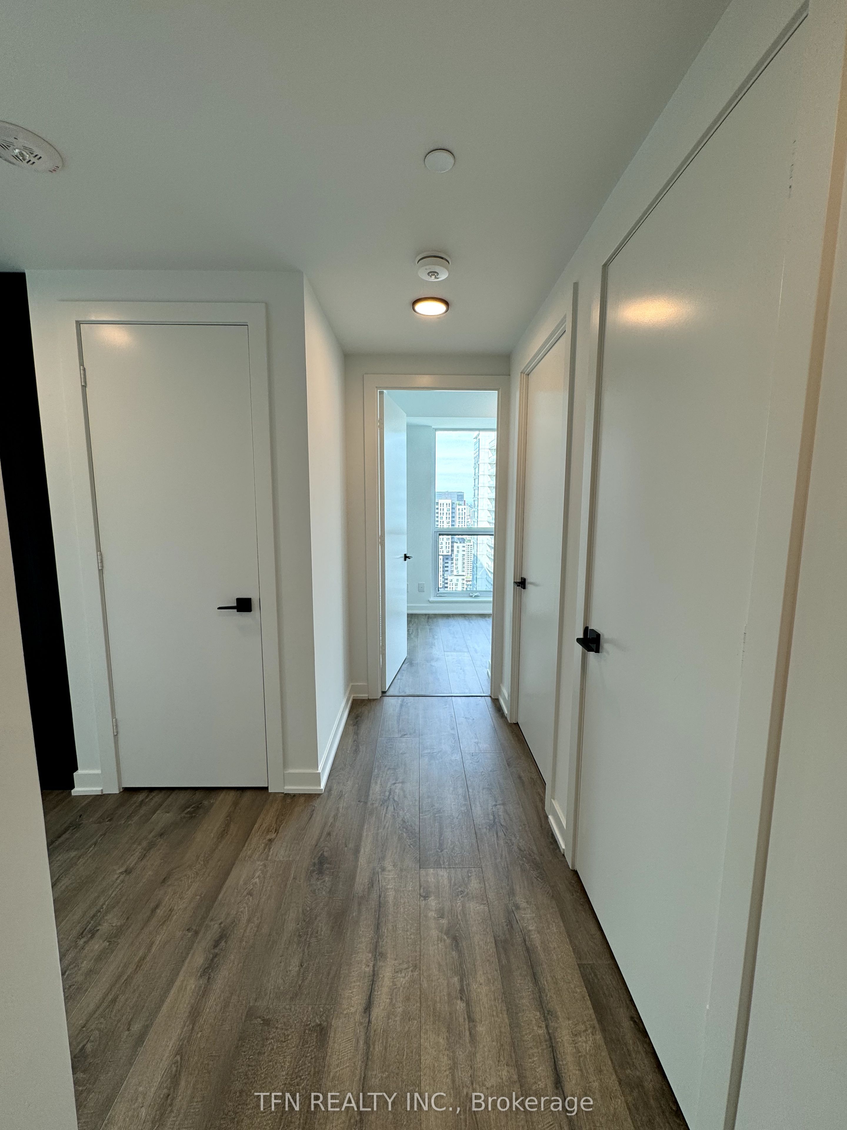 #4105 - 327 King Street Property Photo 23