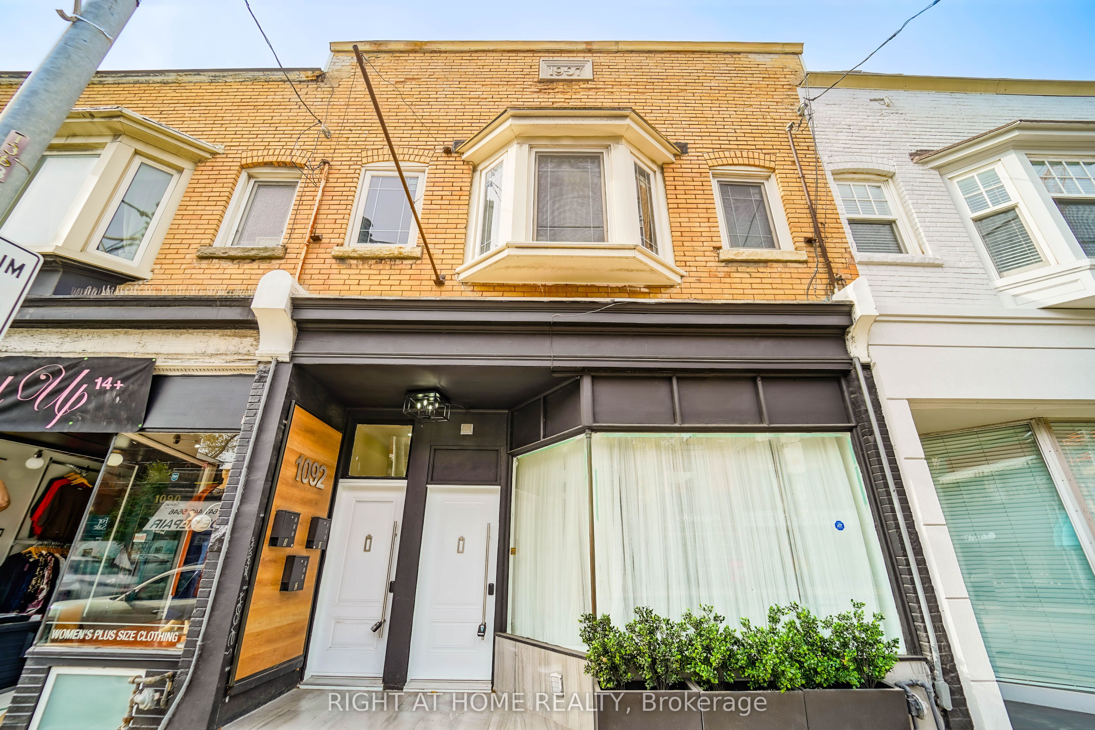 1092 Bathurst Street Property Photo 3