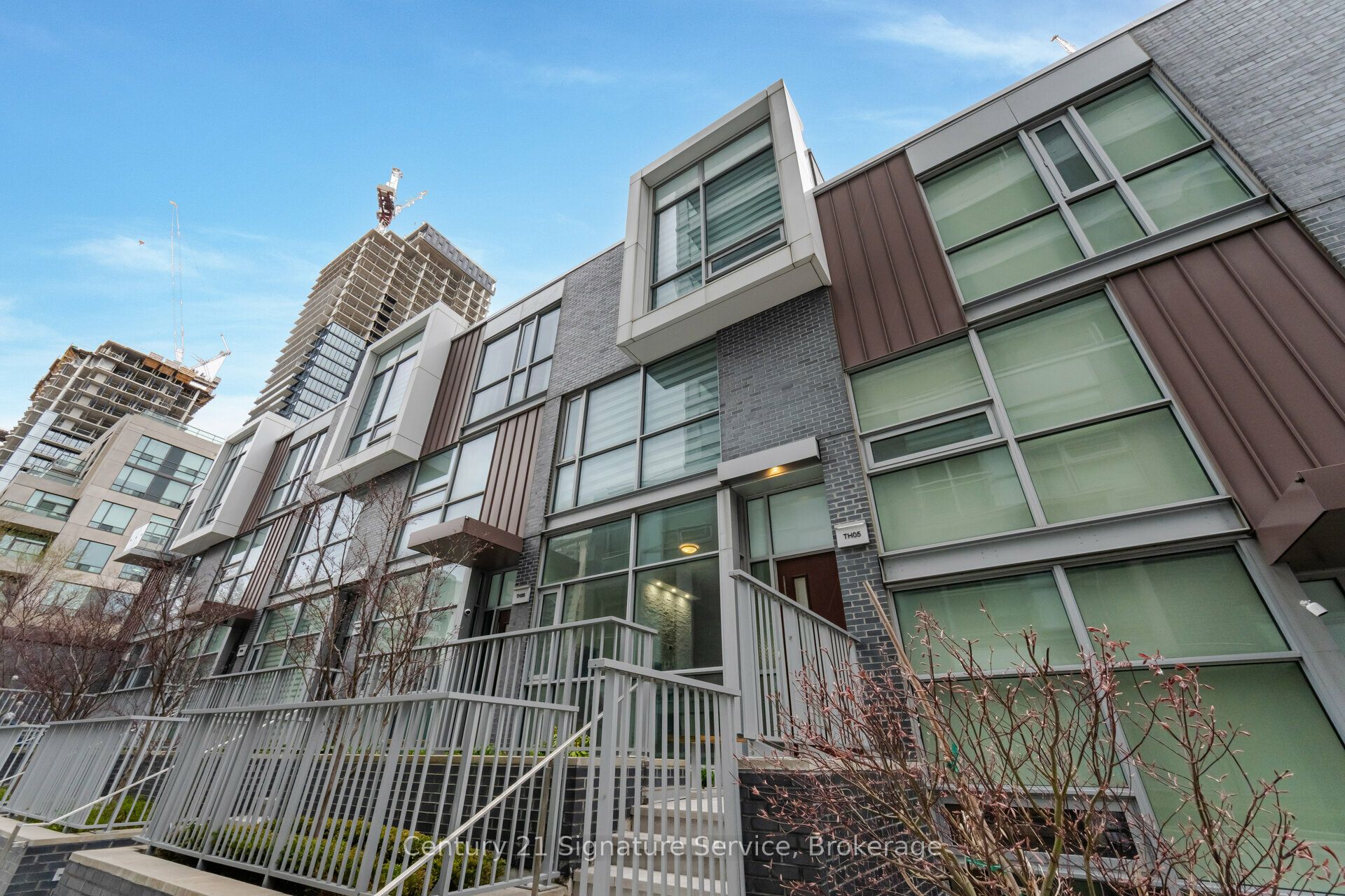 #th05 - 101 Erskine Avenue Property Photo 1