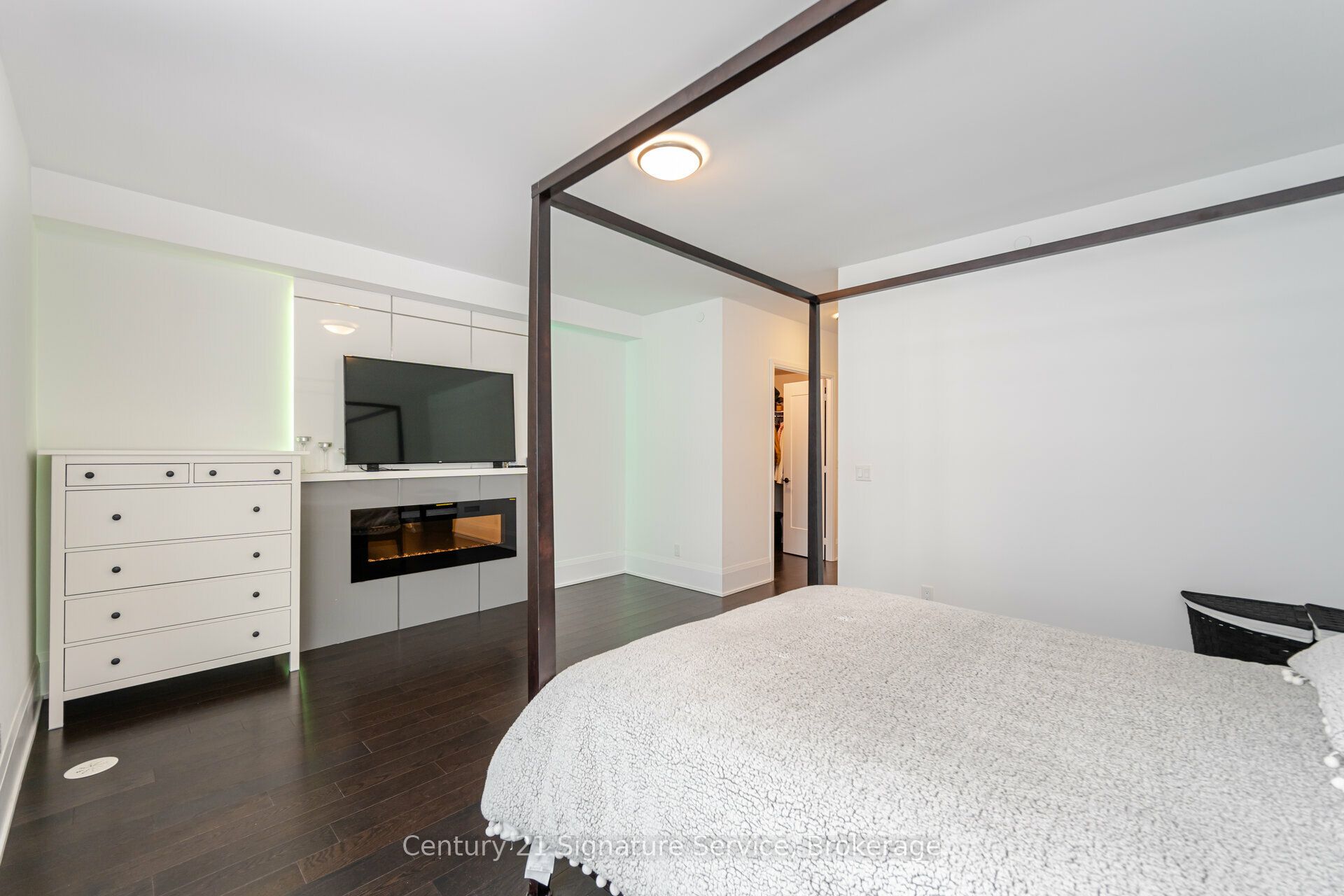 #th05 - 101 Erskine Avenue Property Photo 15