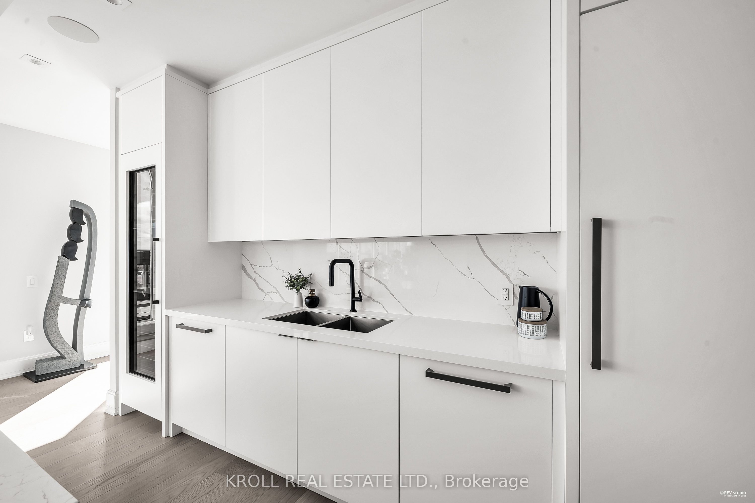 #703 - 355 Bedford Park Avenue Property Photo 12
