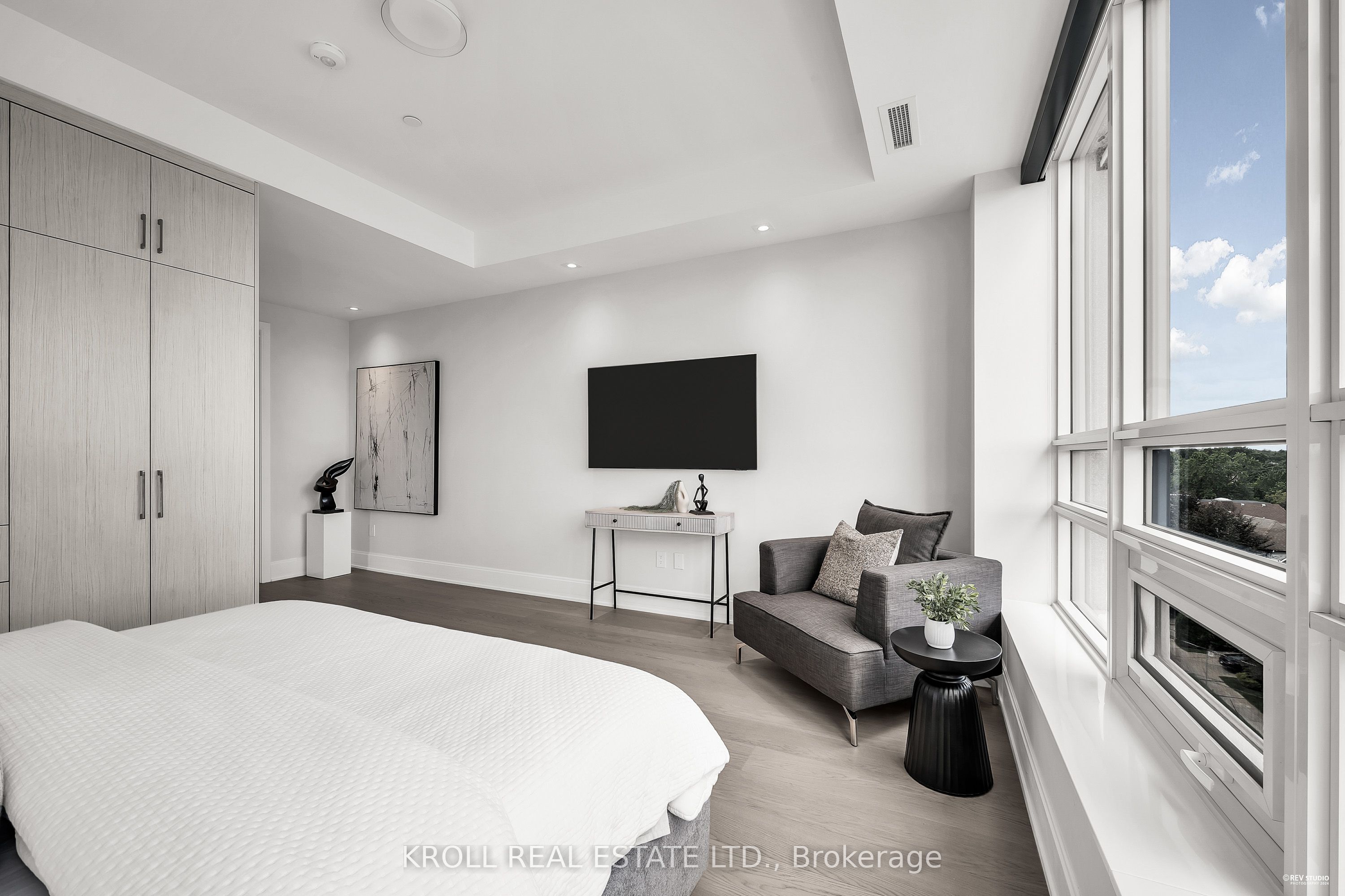 #703 - 355 Bedford Park Avenue Property Photo 26
