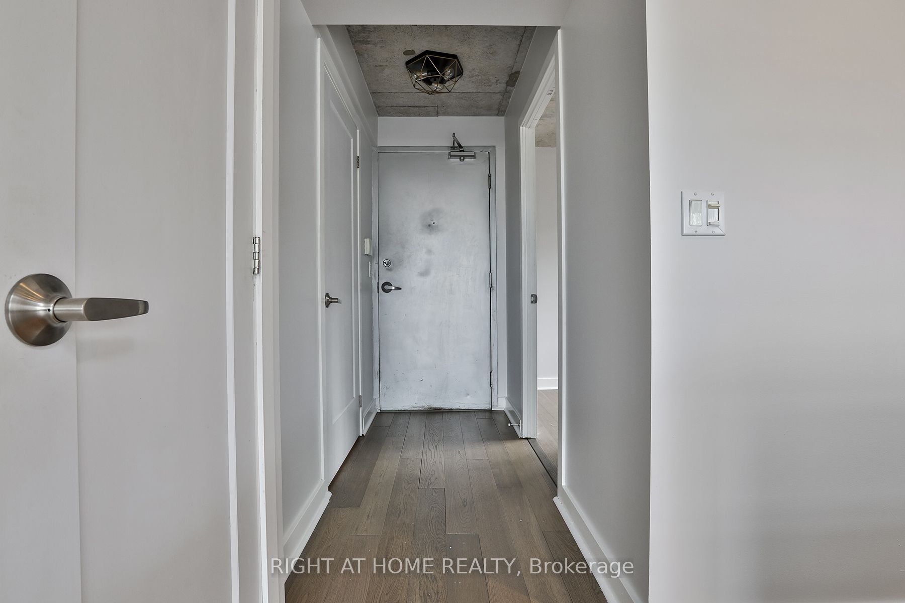 #408 - 255 Richmond Street Property Photo 3