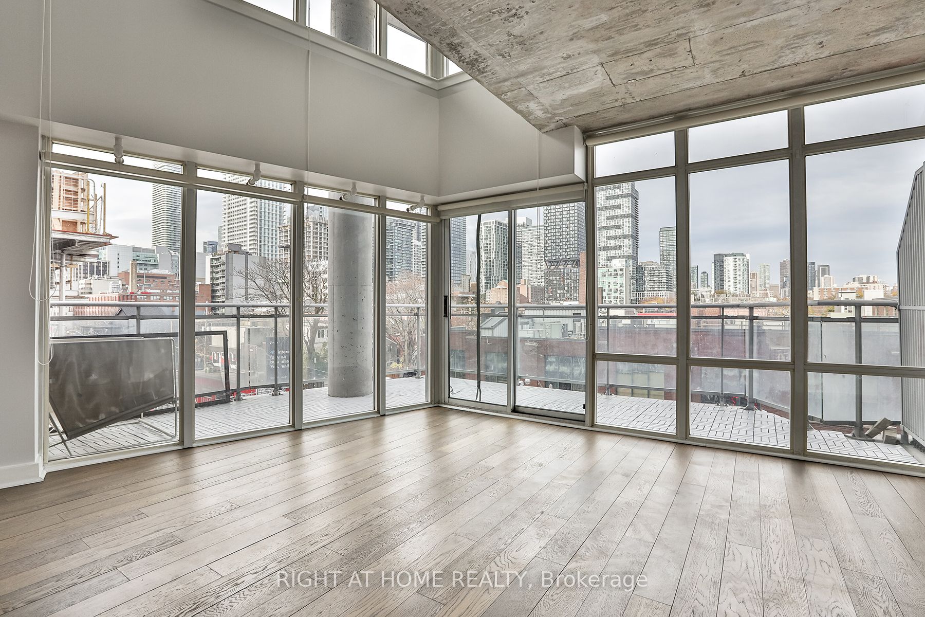 #408 - 255 Richmond Street Property Photo 11