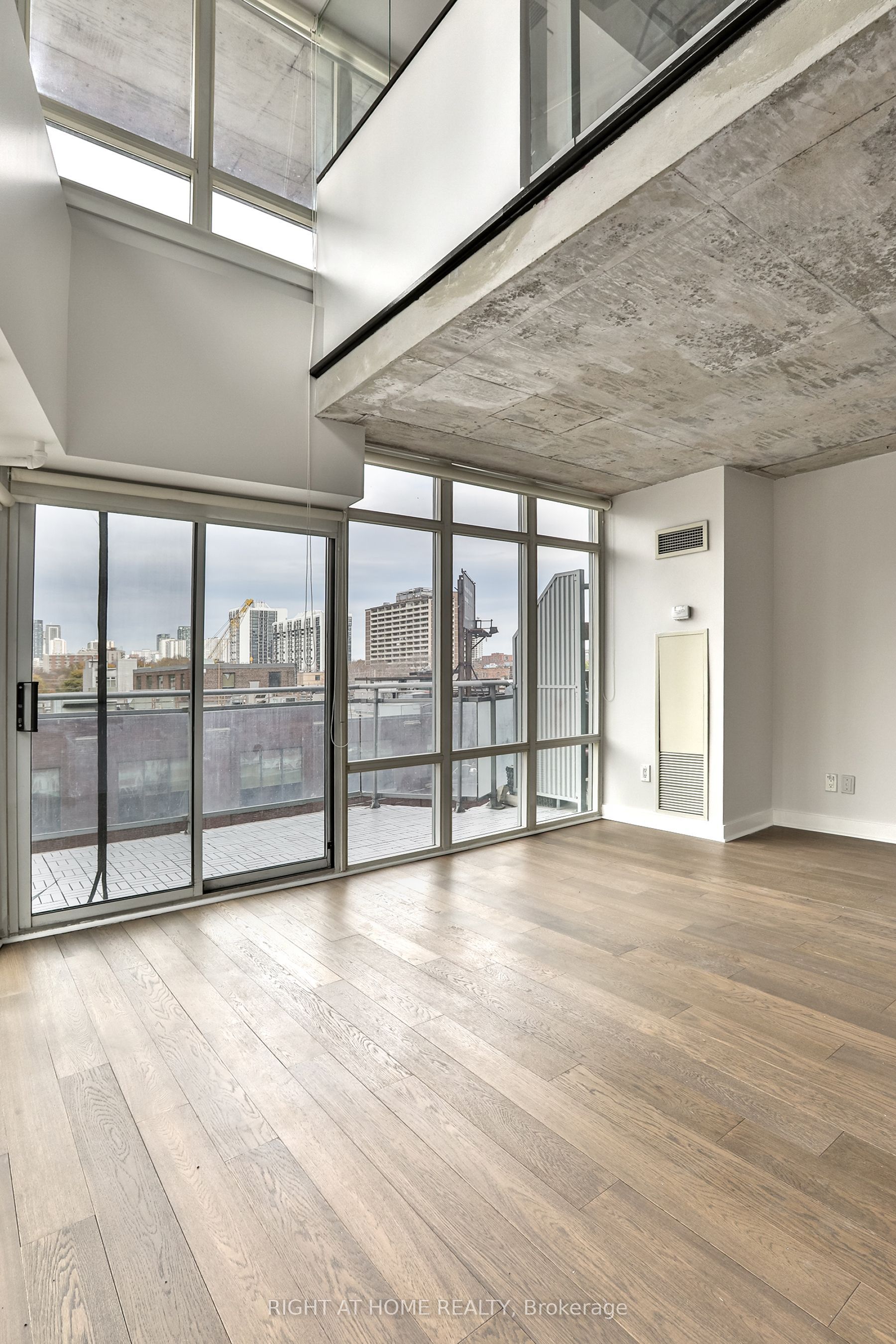 #408 - 255 Richmond Street Property Photo 12