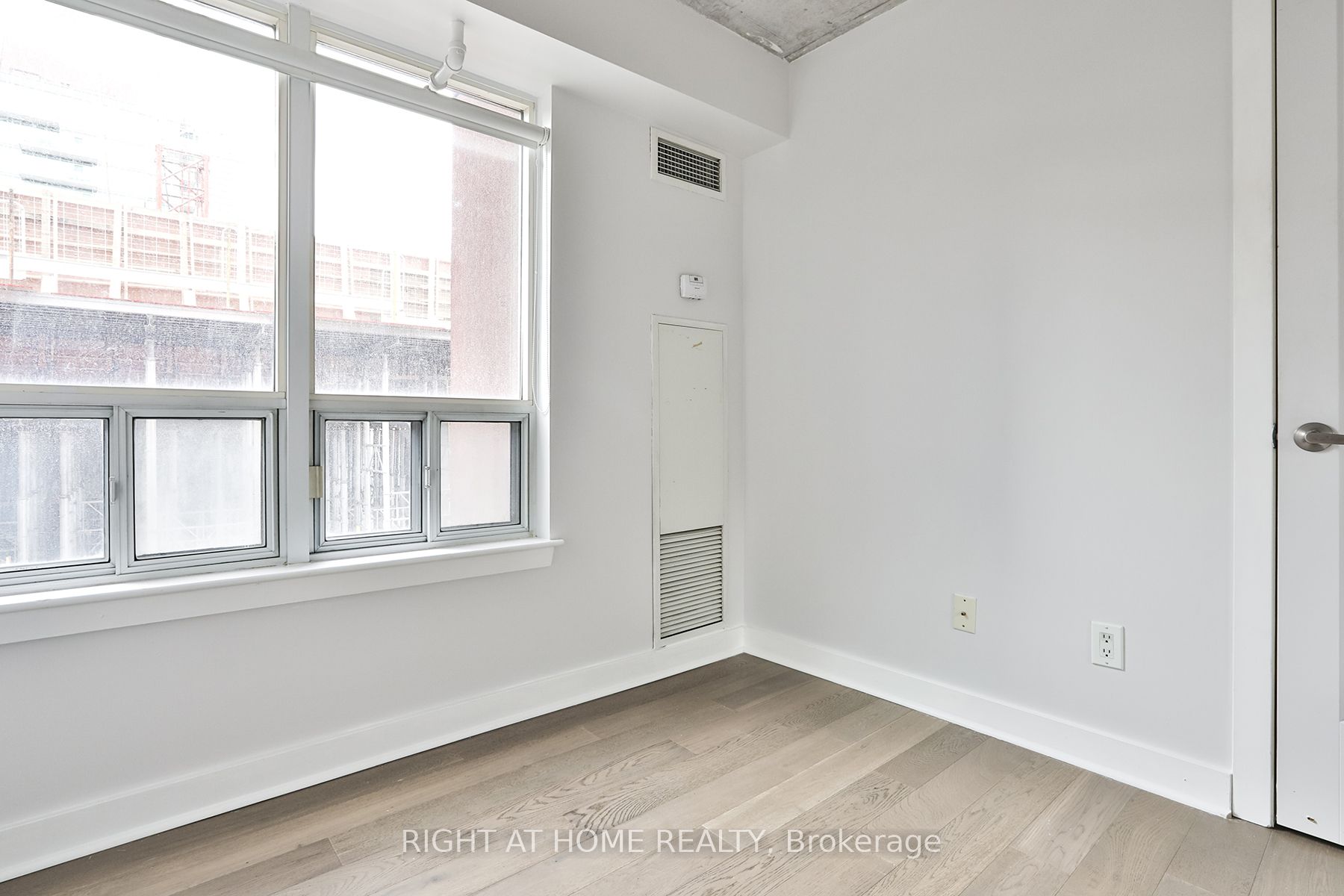 #408 - 255 Richmond Street Property Photo 16