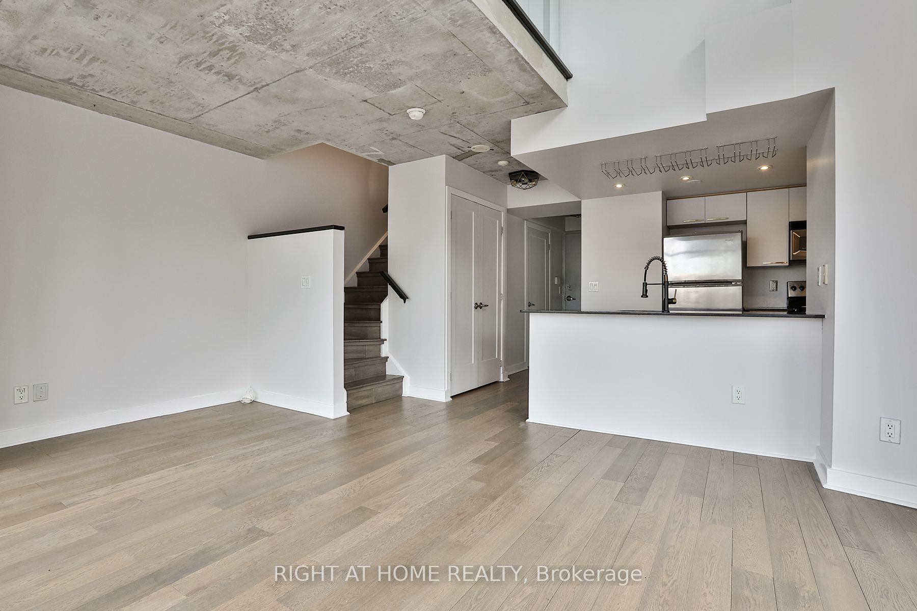 #408 - 255 Richmond Street Property Photo 19