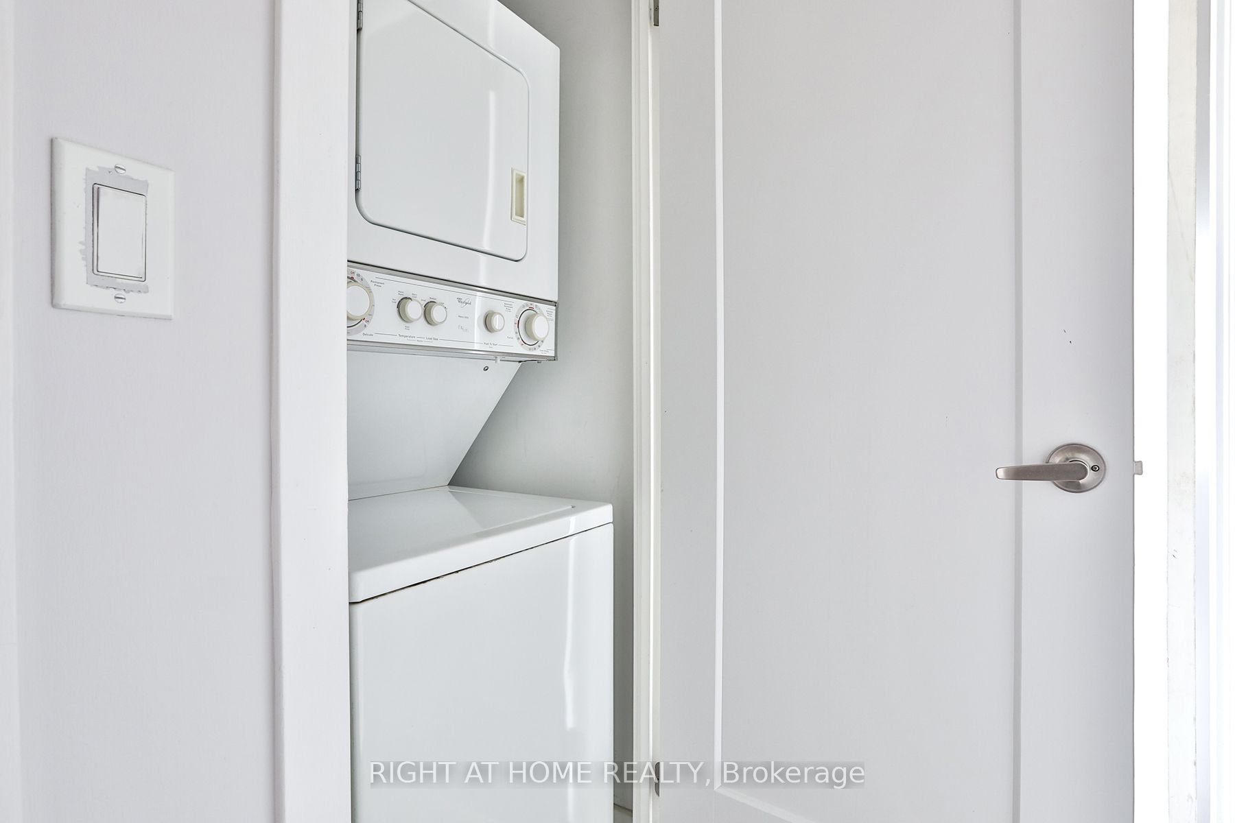 #408 - 255 Richmond Street Property Photo 36
