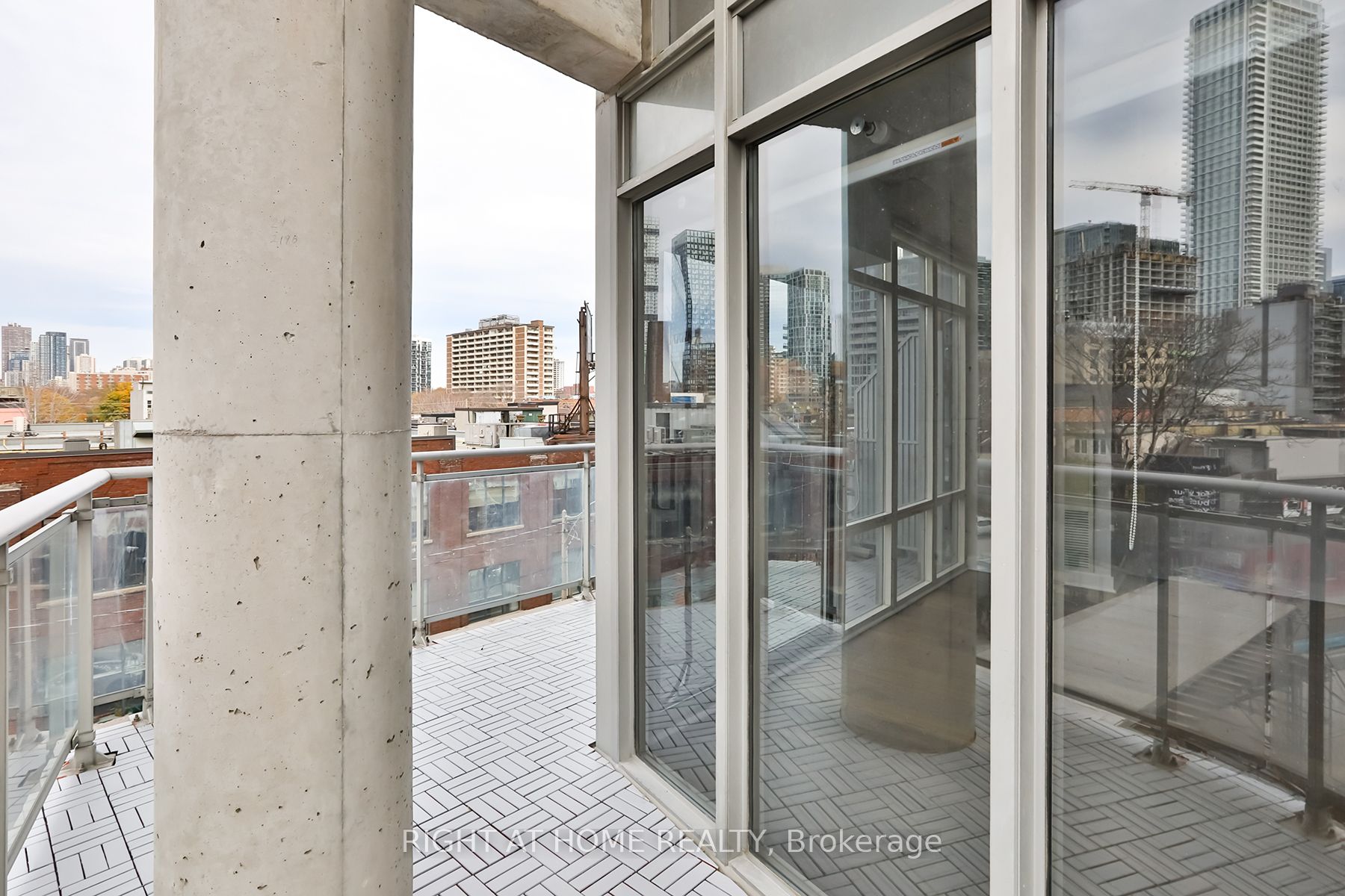 #408 - 255 Richmond Street Property Photo 39