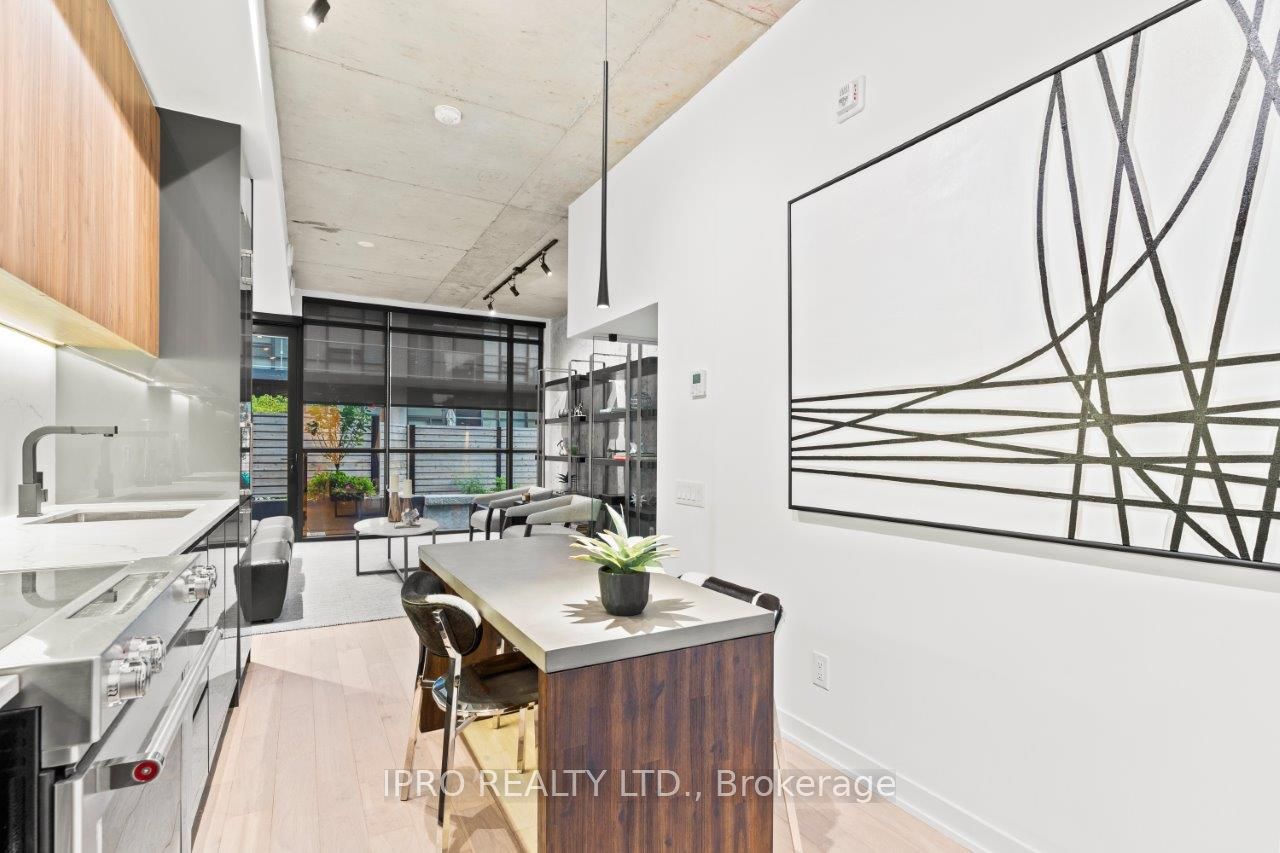 #25 - 12 Dervock Crescent Property Photo 4