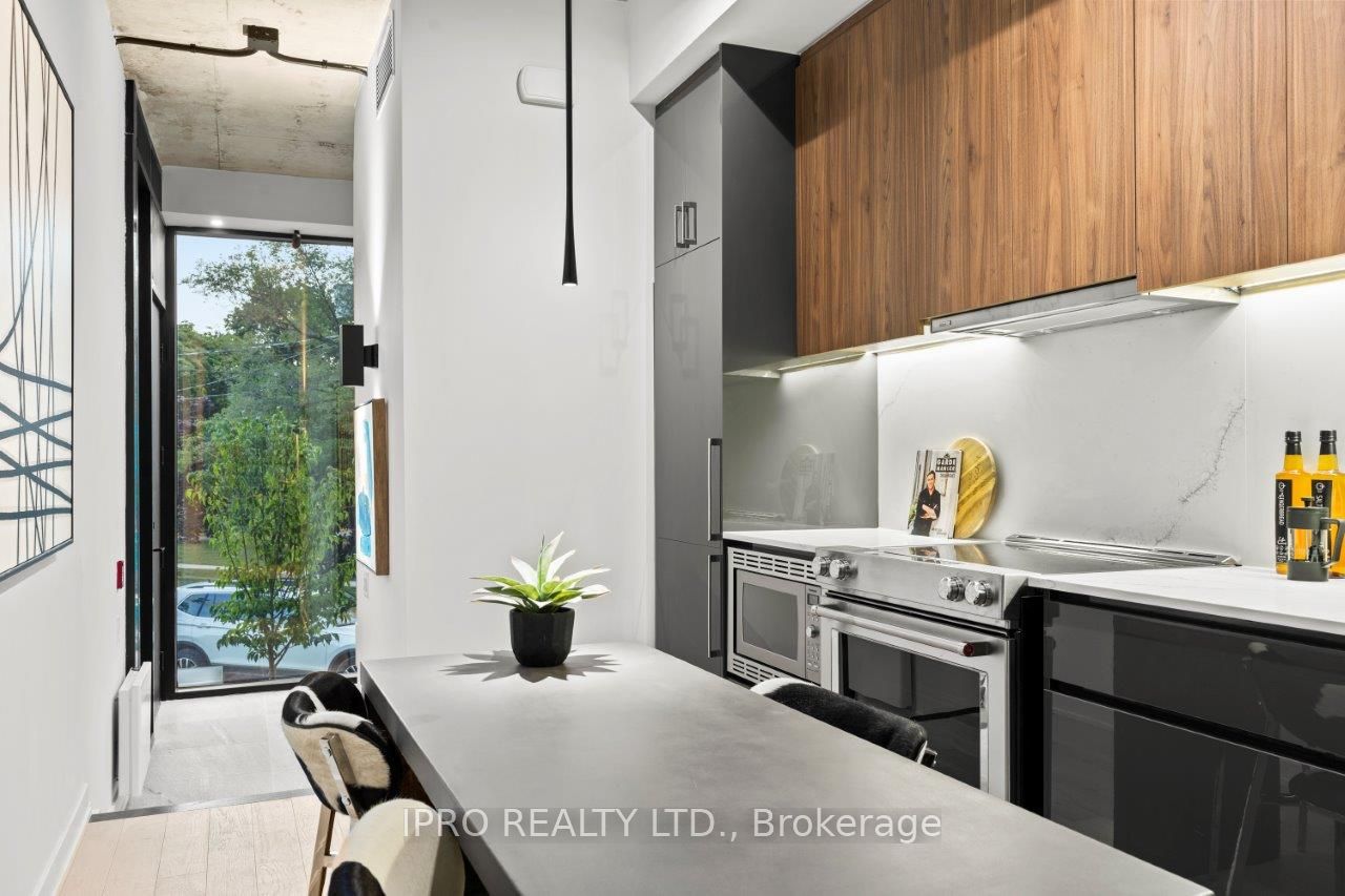 #25 - 12 Dervock Crescent Property Photo 7