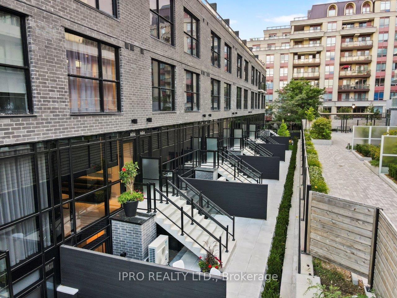 #25 - 12 Dervock Crescent Property Photo 19
