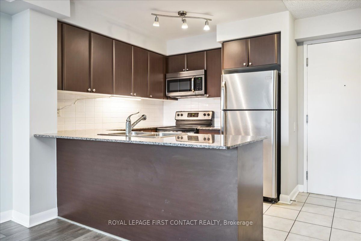 #405 - 525 Wilson Avenue Property Photo 17