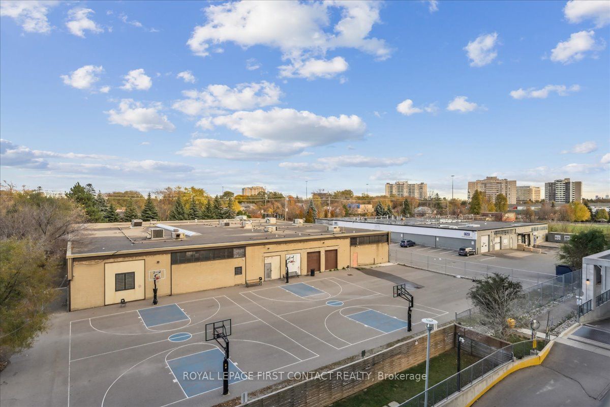 #405 - 525 Wilson Avenue Property Photo 33