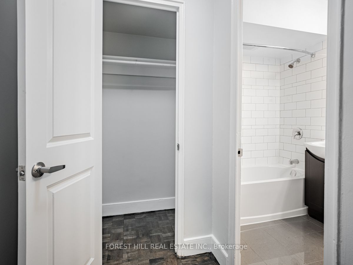 #202 - 2 Regal Road Property Photo 19