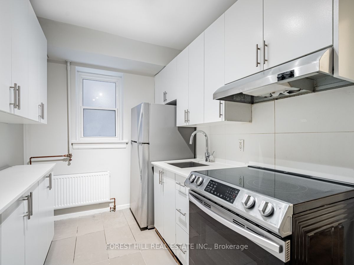 #03 - 310 Lonsdale Road Property Photo 6