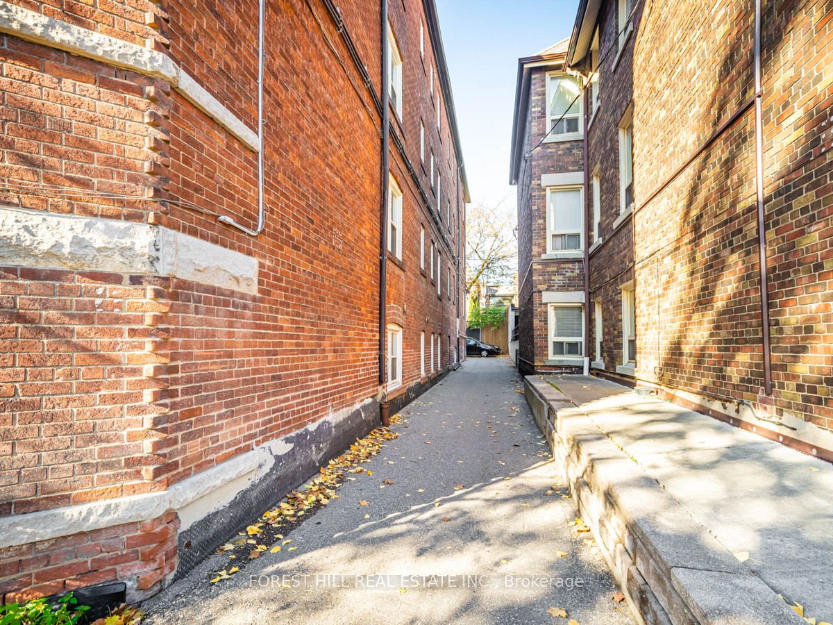 #03 - 310 Lonsdale Road Property Photo 20