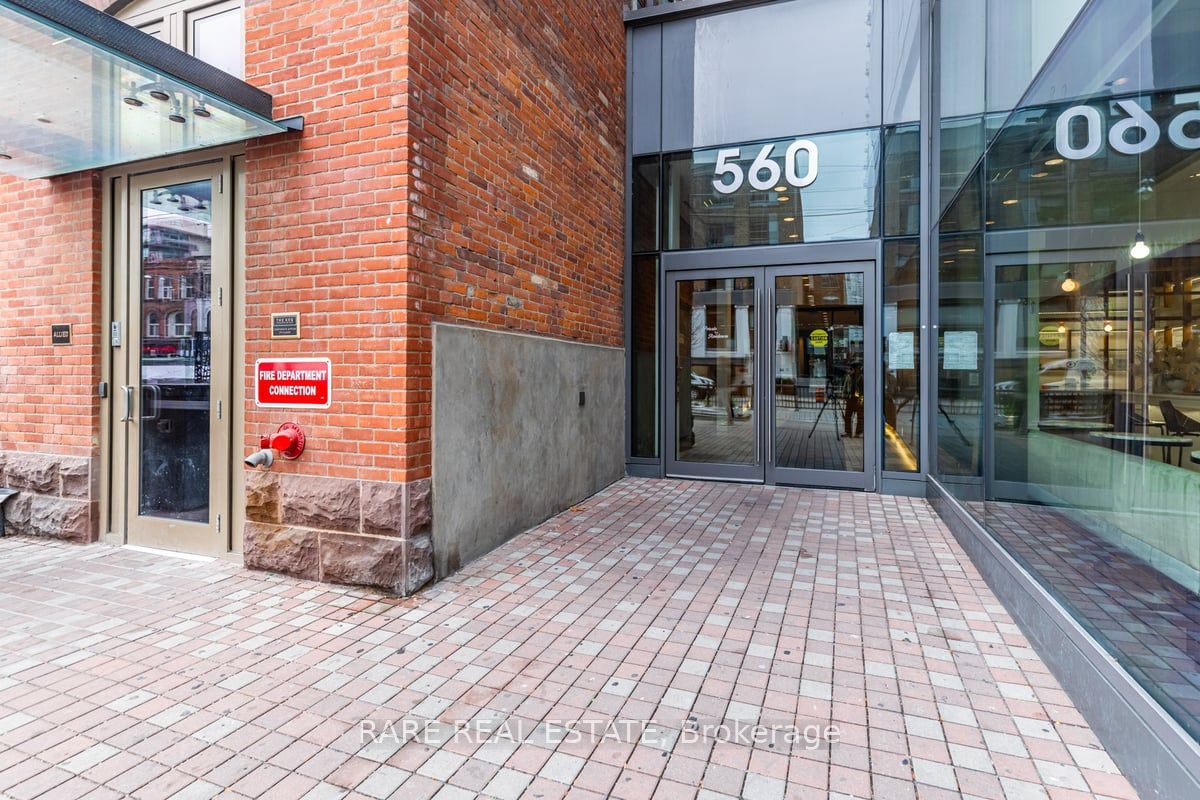 #1004 - 560 King Street Property Photo 2