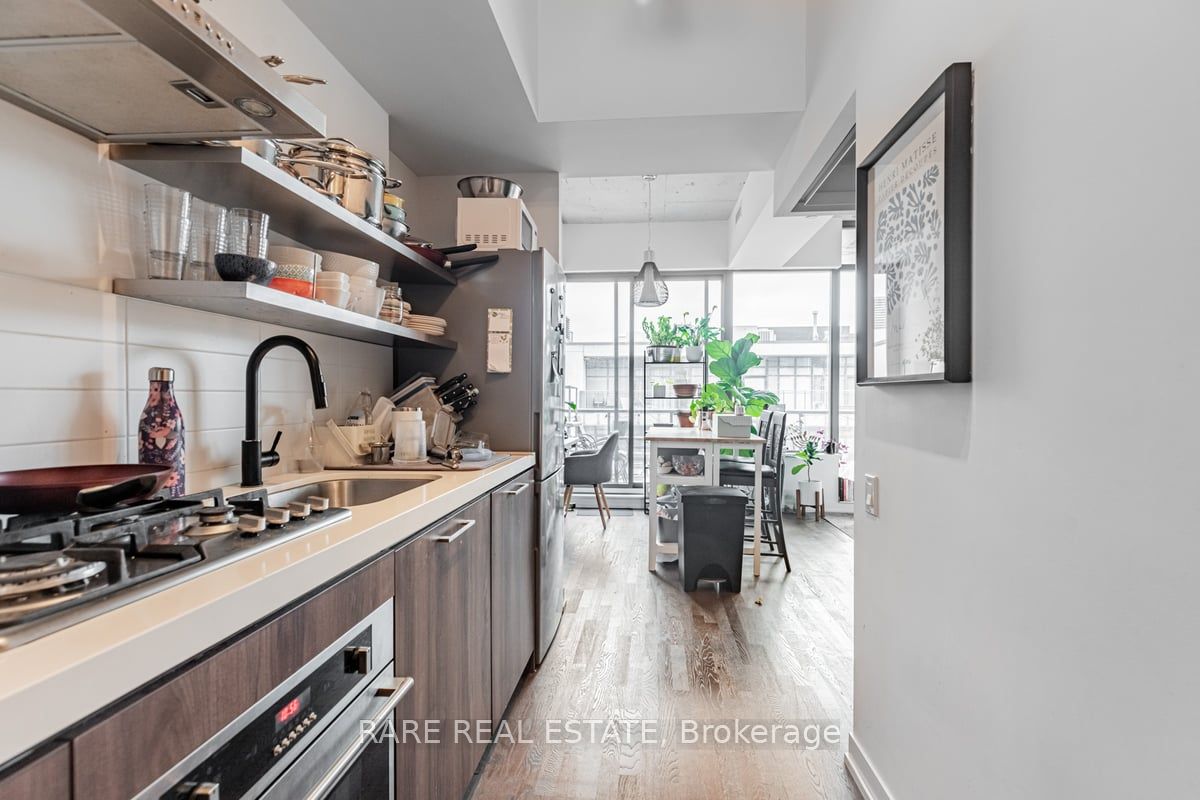 #1004 - 560 King Street Property Photo 6