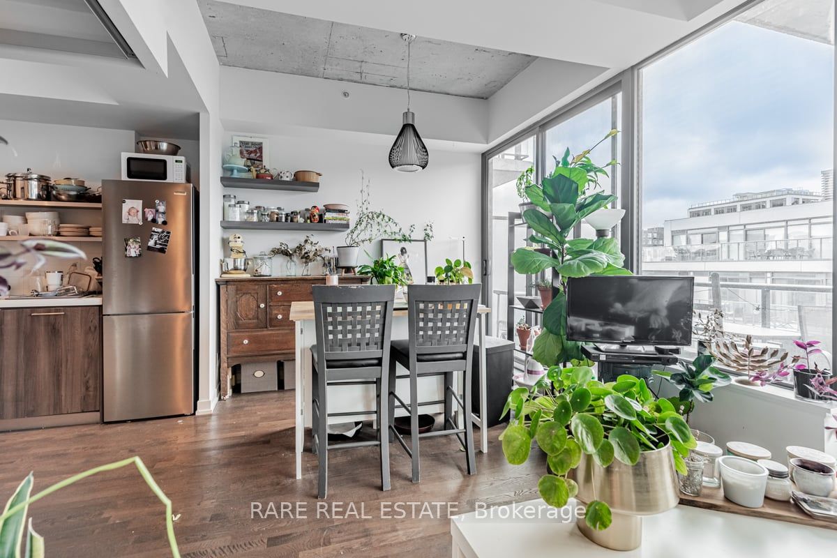#1004 - 560 King Street Property Photo 16