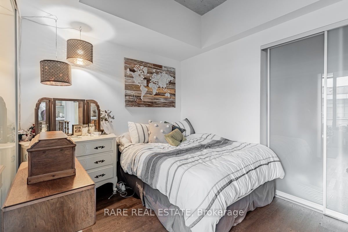 #1004 - 560 King Street Property Photo 25