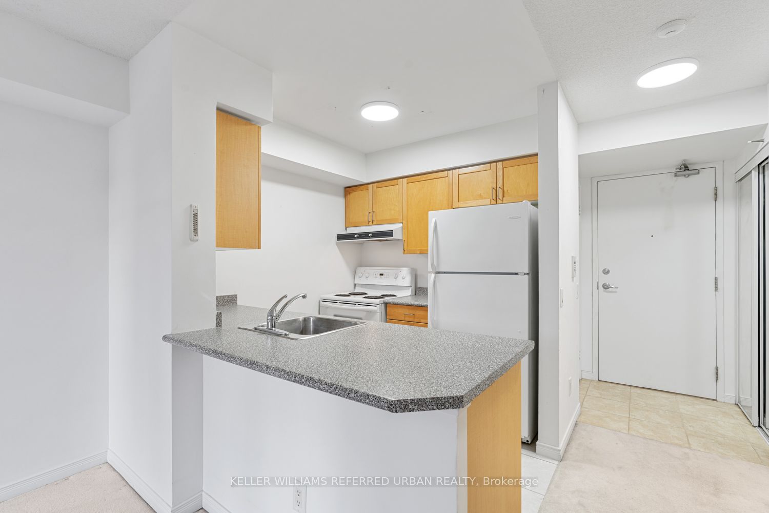 #1002 - 155 Beecroft Road Property Photo 11