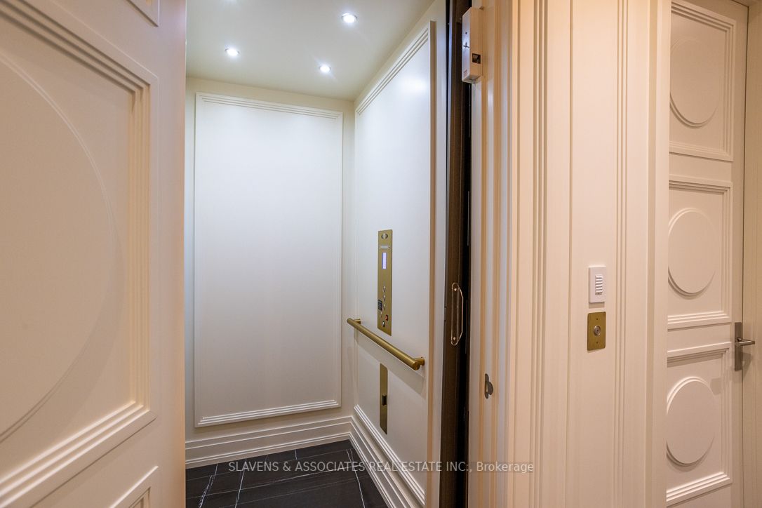 15 Tudor Gate Property Photo 22