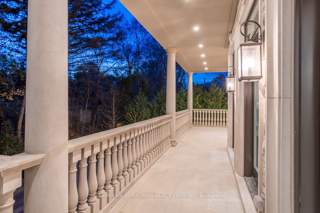 15 Tudor Gate Property Photo 42