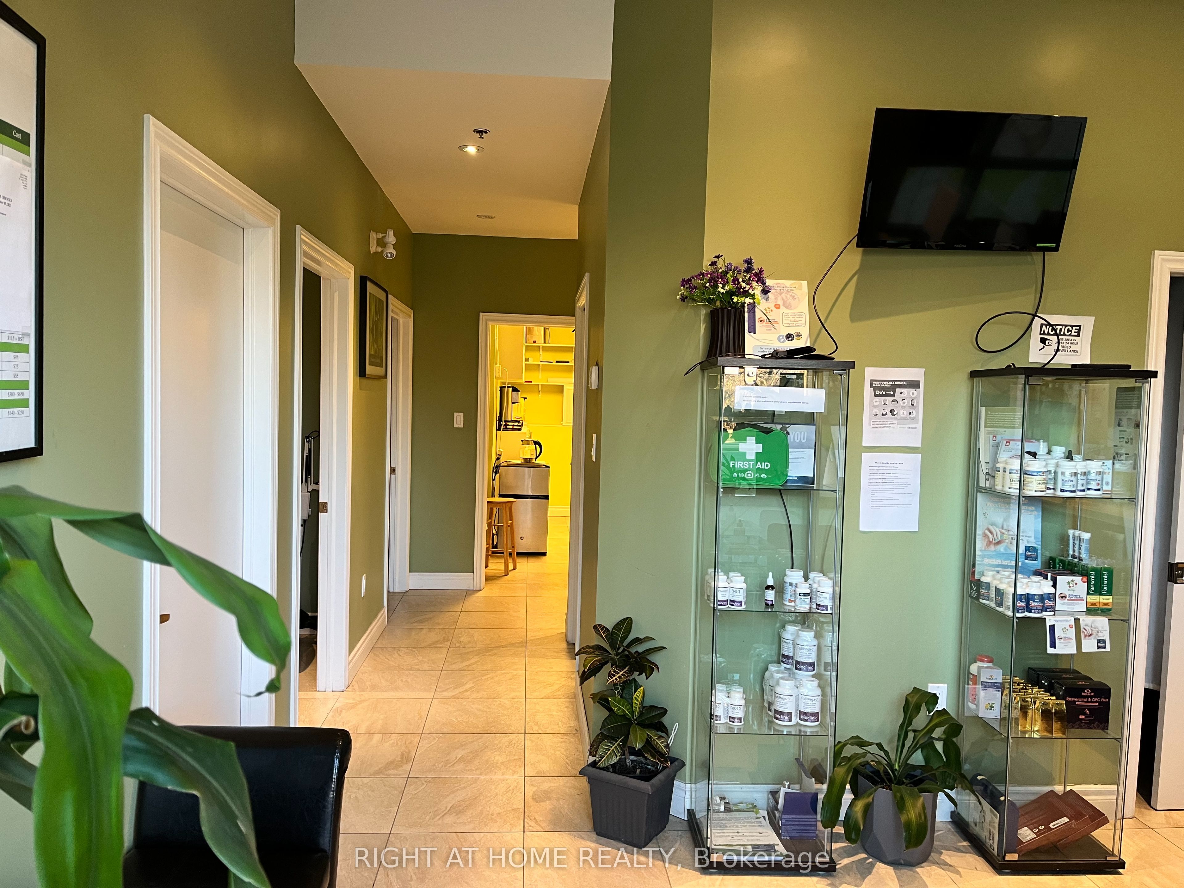 2021 Sheppard Avenue Property Photo 3