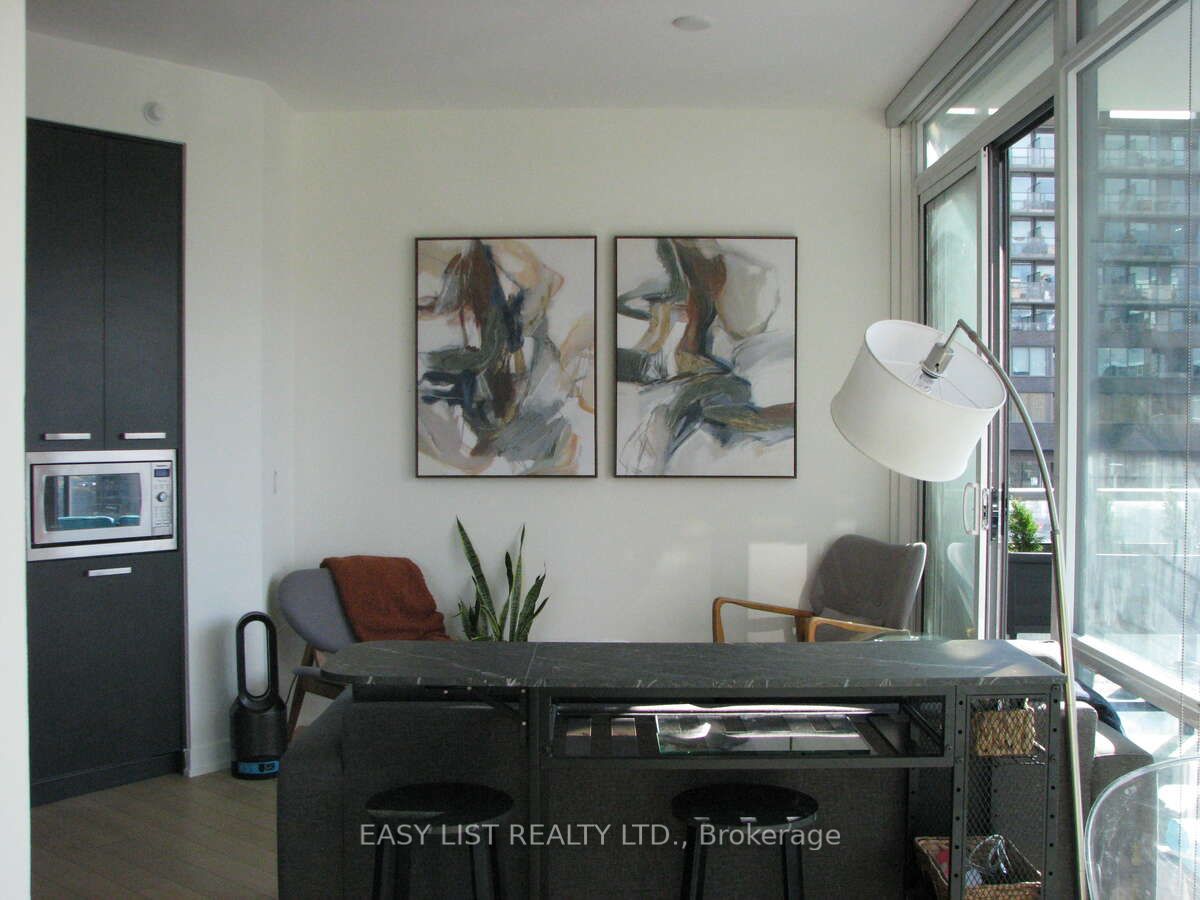 #n204 - 120 Bayview Avenue Property Photo 4