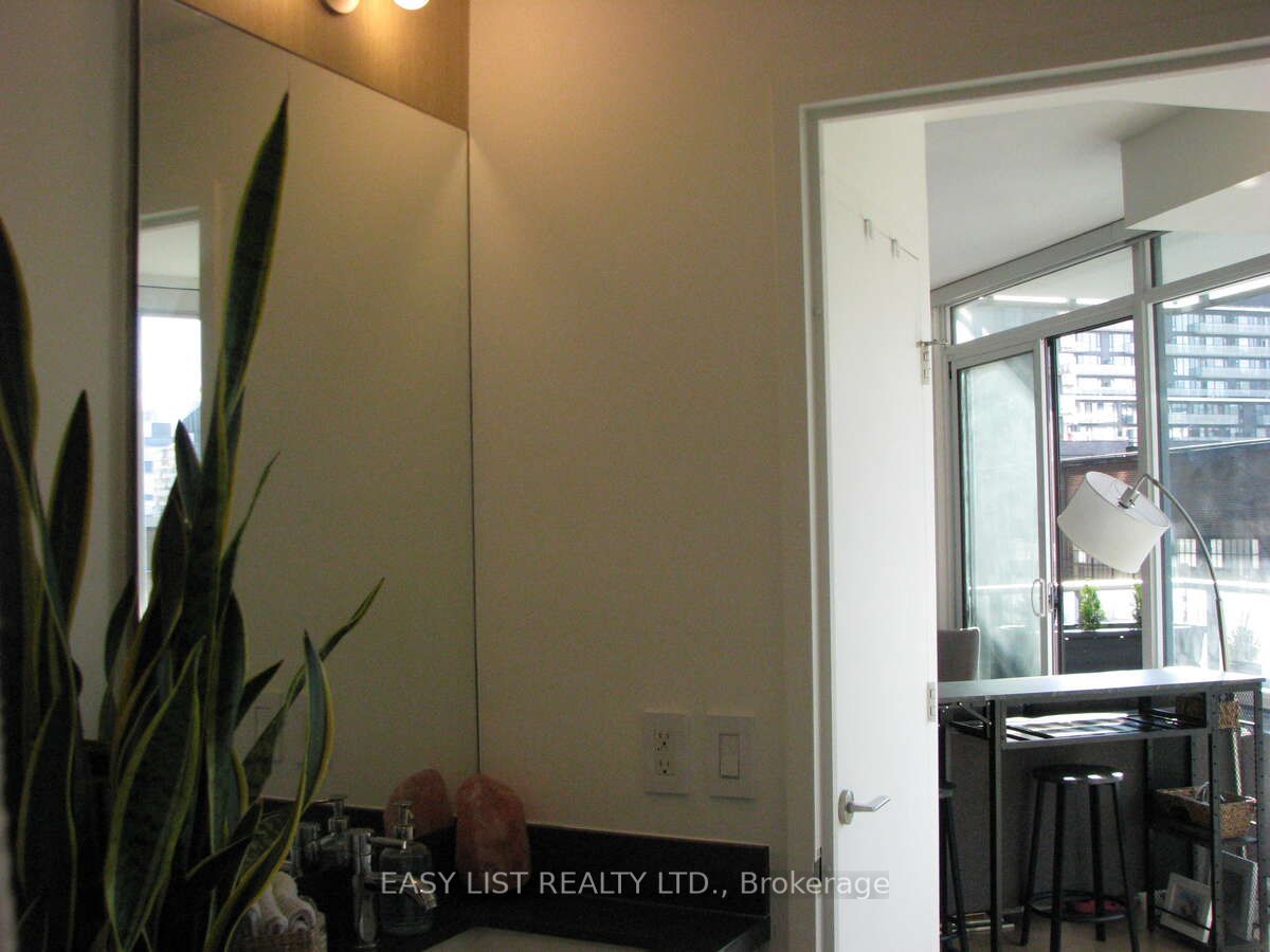 #n204 - 120 Bayview Avenue Property Photo 6