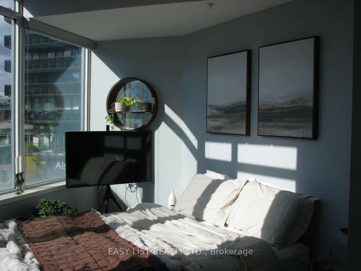 #n204 - 120 Bayview Avenue Property Photo 8