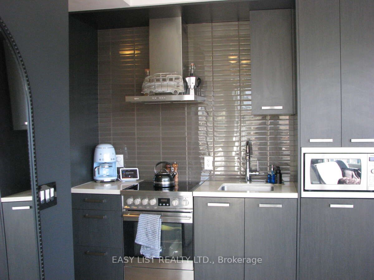#n204 - 120 Bayview Avenue Property Photo 9