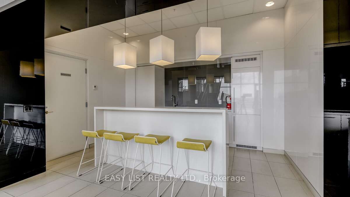 #n204 - 120 Bayview Avenue Property Photo 17