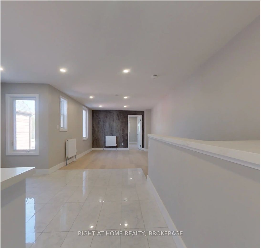 #2 - 37 Somerset Avenue Property Photo 5