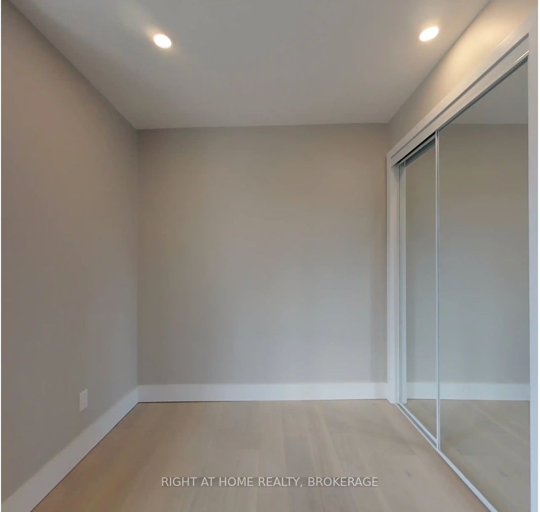 #2 - 37 Somerset Avenue Property Photo 8