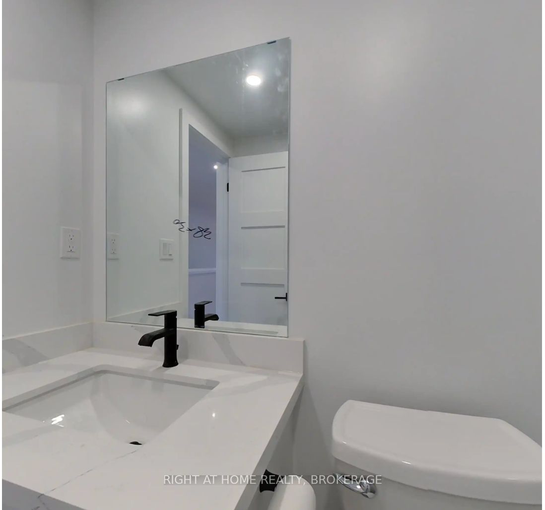 #2 - 37 Somerset Avenue Property Photo 11