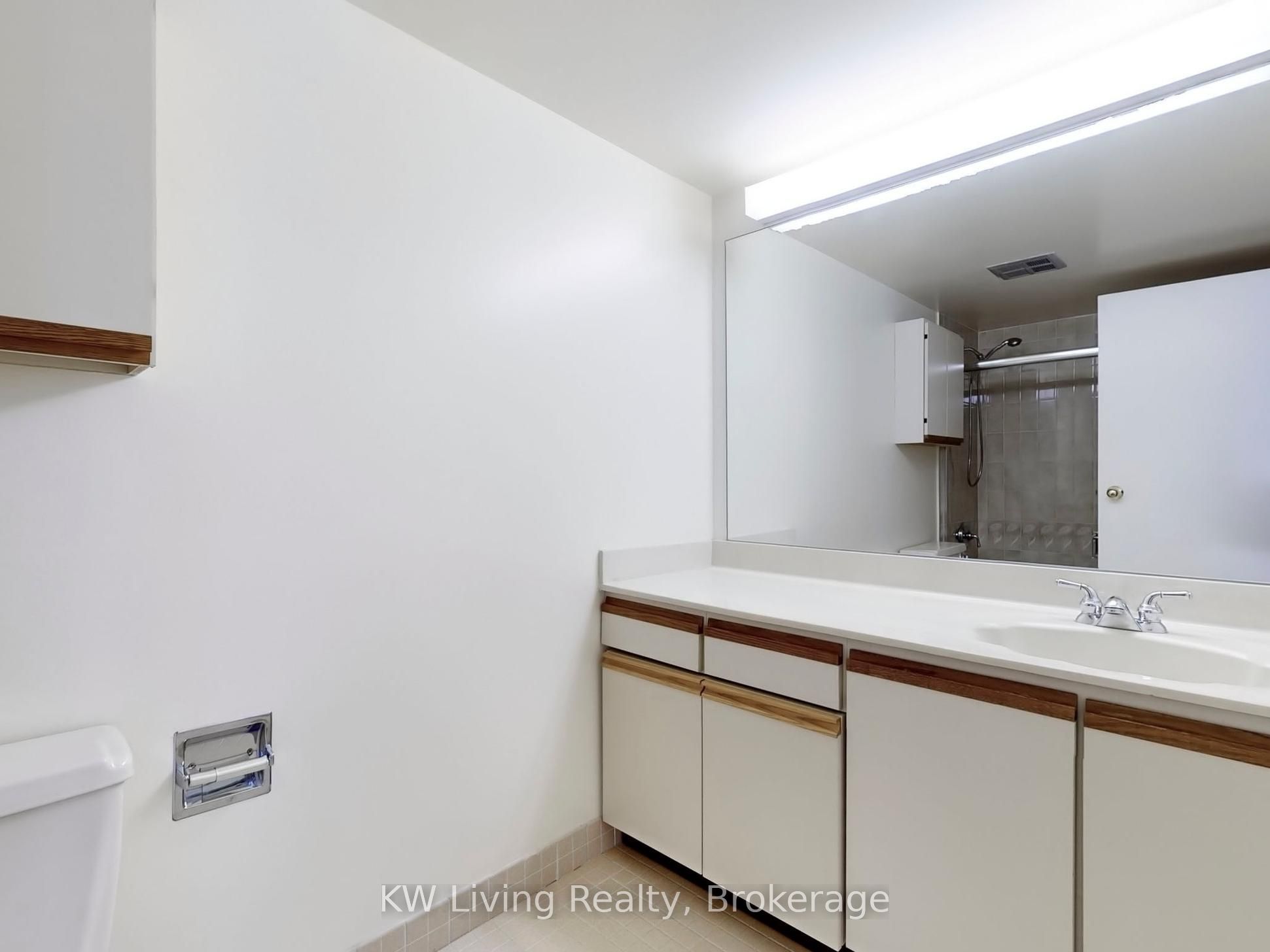 #1206 - 62 Wellesley Street Property Photo 11
