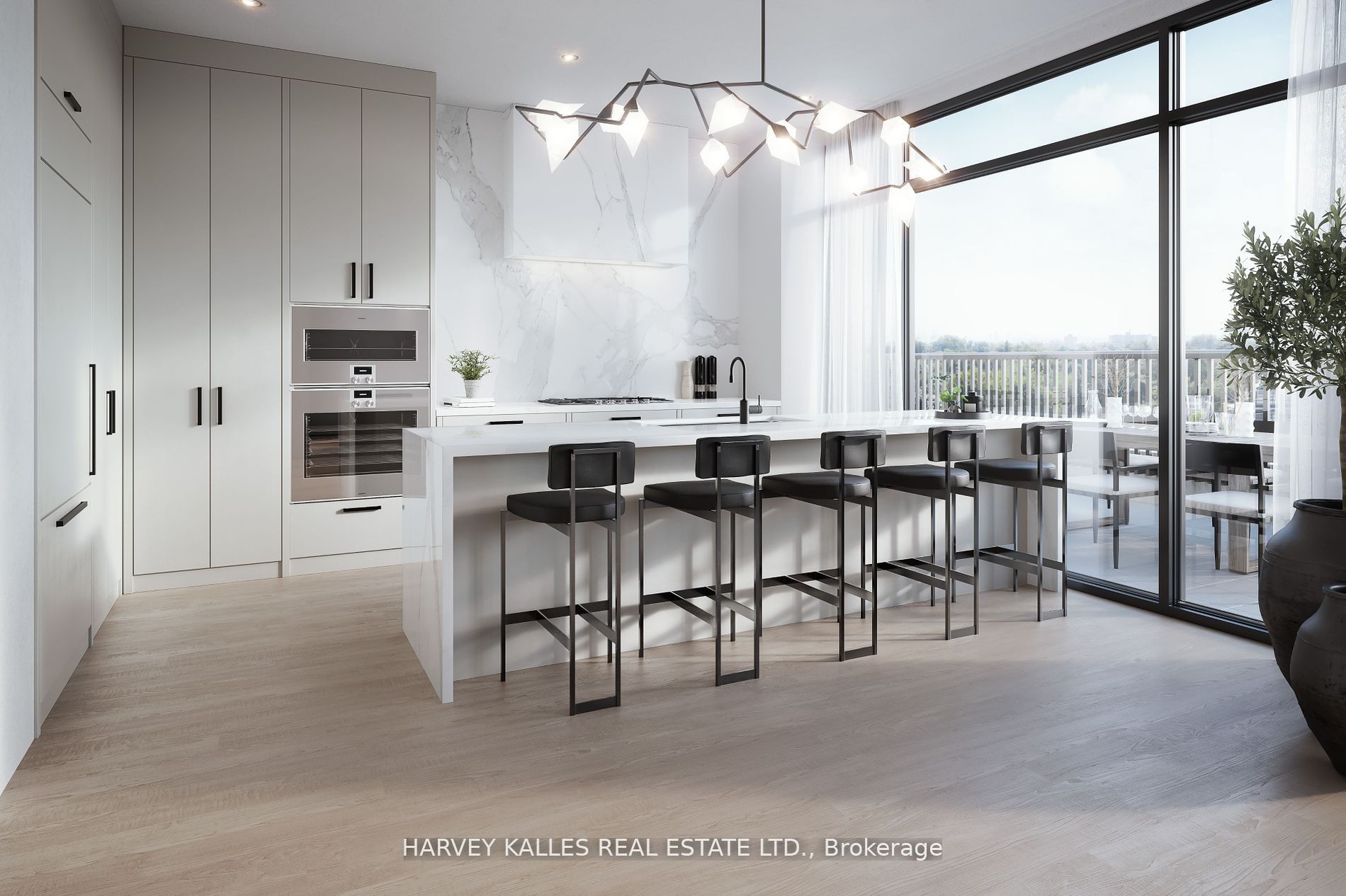 #5b - 2010 Bathurst Street Property Photo 10
