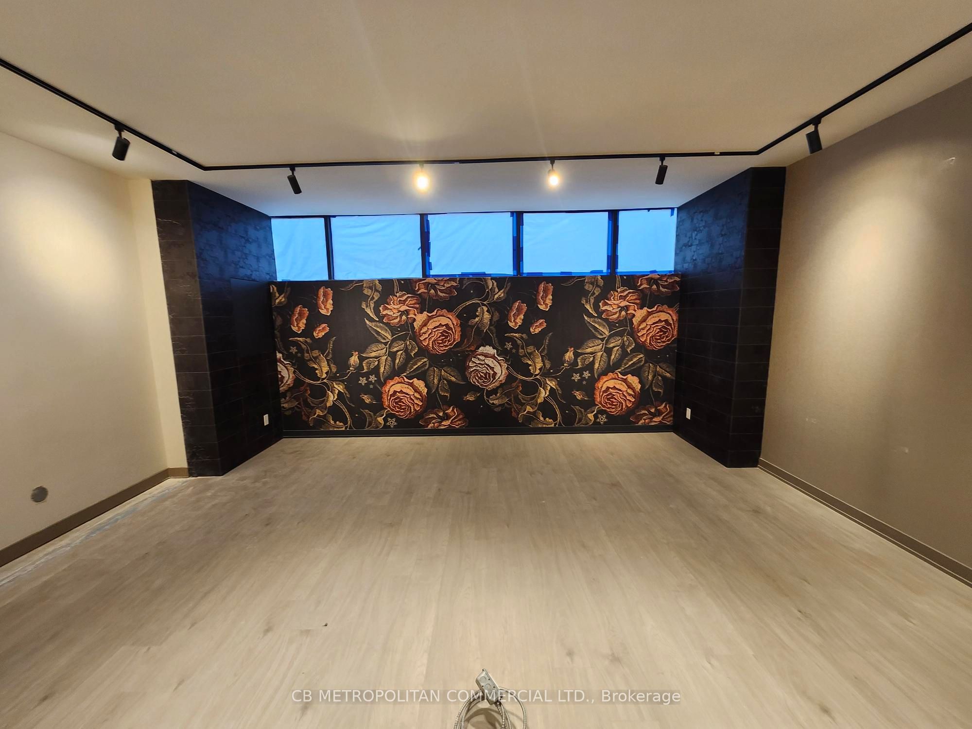 #lower - 636 King Street Property Photo 4