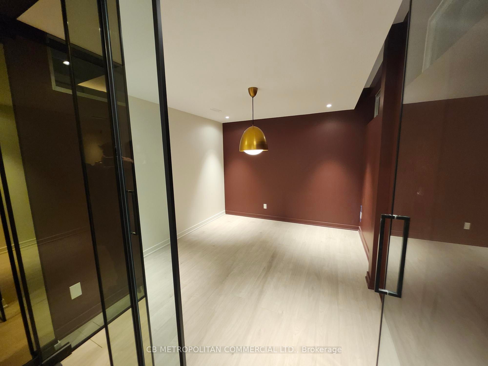 #lower - 636 King Street Property Photo 7