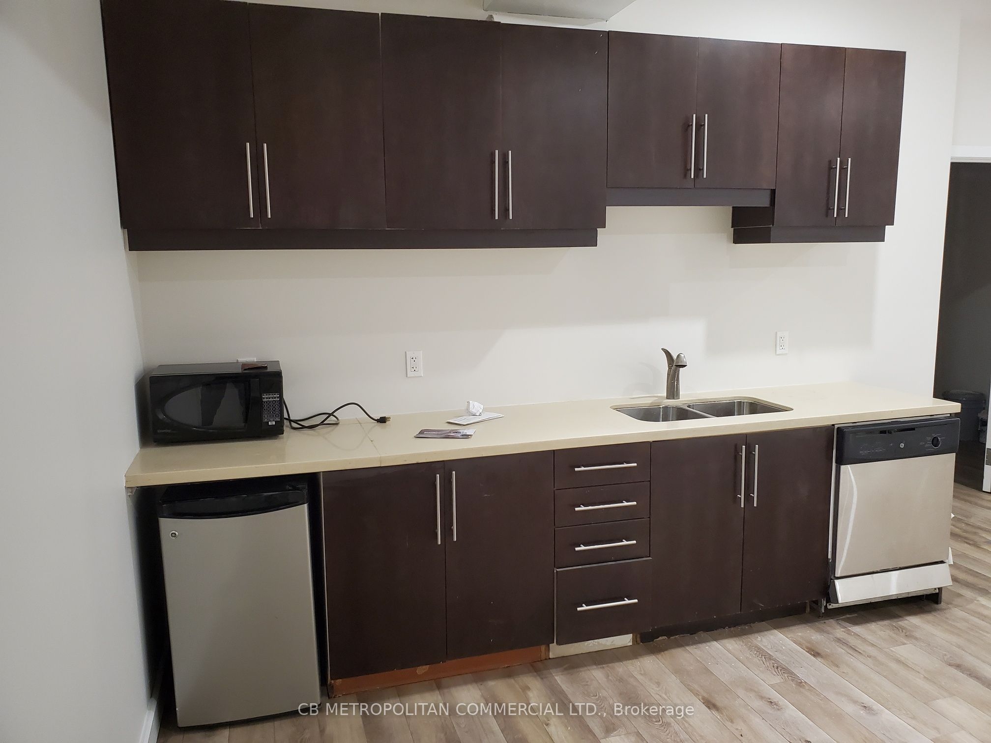 #lower - 636 King Street Property Photo 11