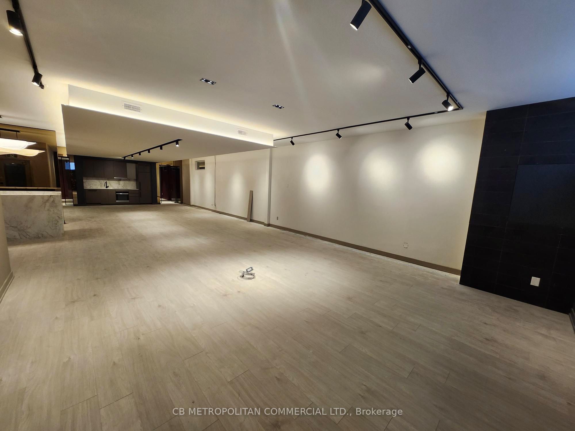 #lower - 636 King Street Property Photo 12