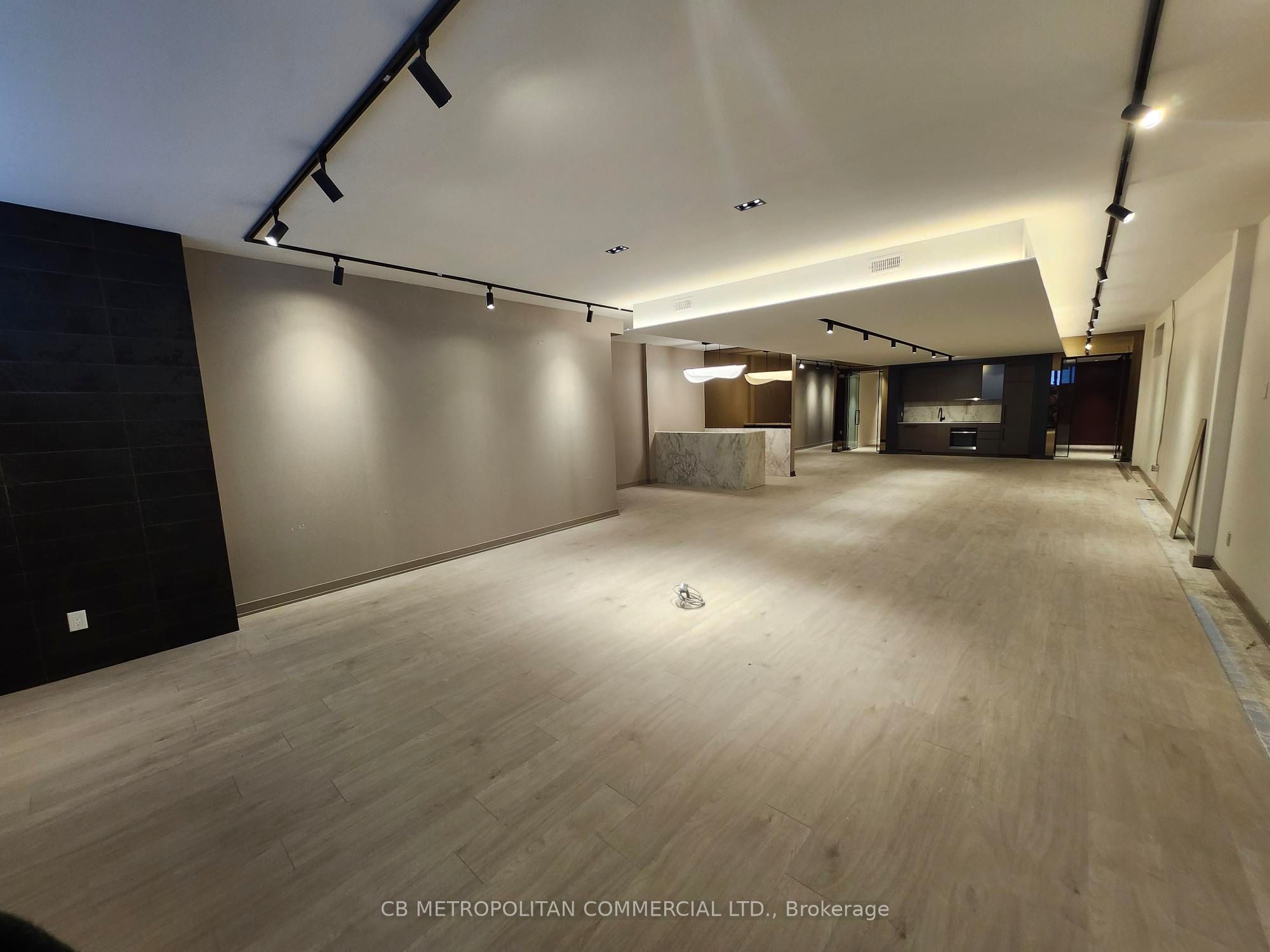 #lower - 636 King Street Property Photo 13
