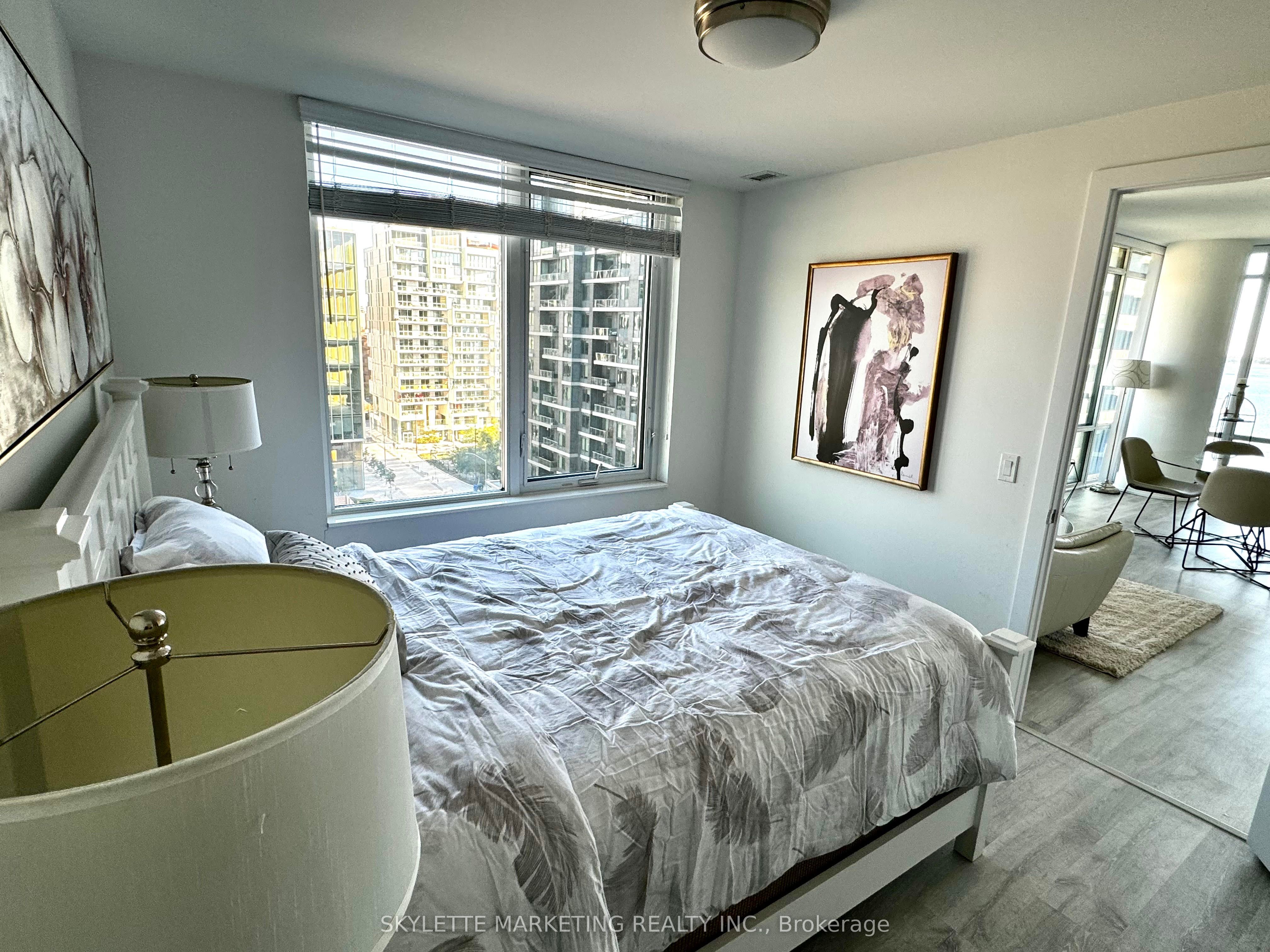 #902 - 15 Merchants' Wharf Property Photo 10