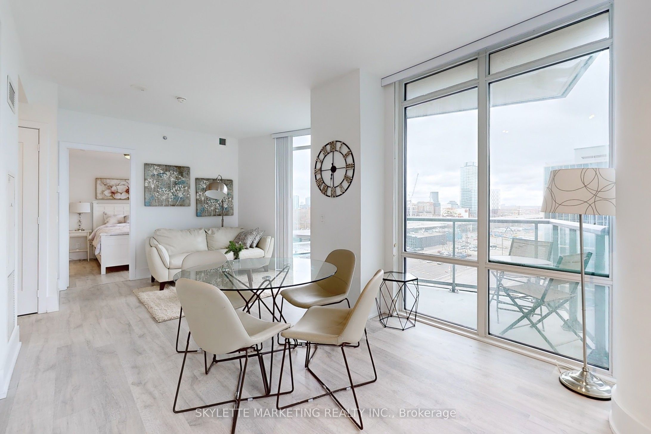 #902 - 15 Merchants' Wharf Property Photo 20
