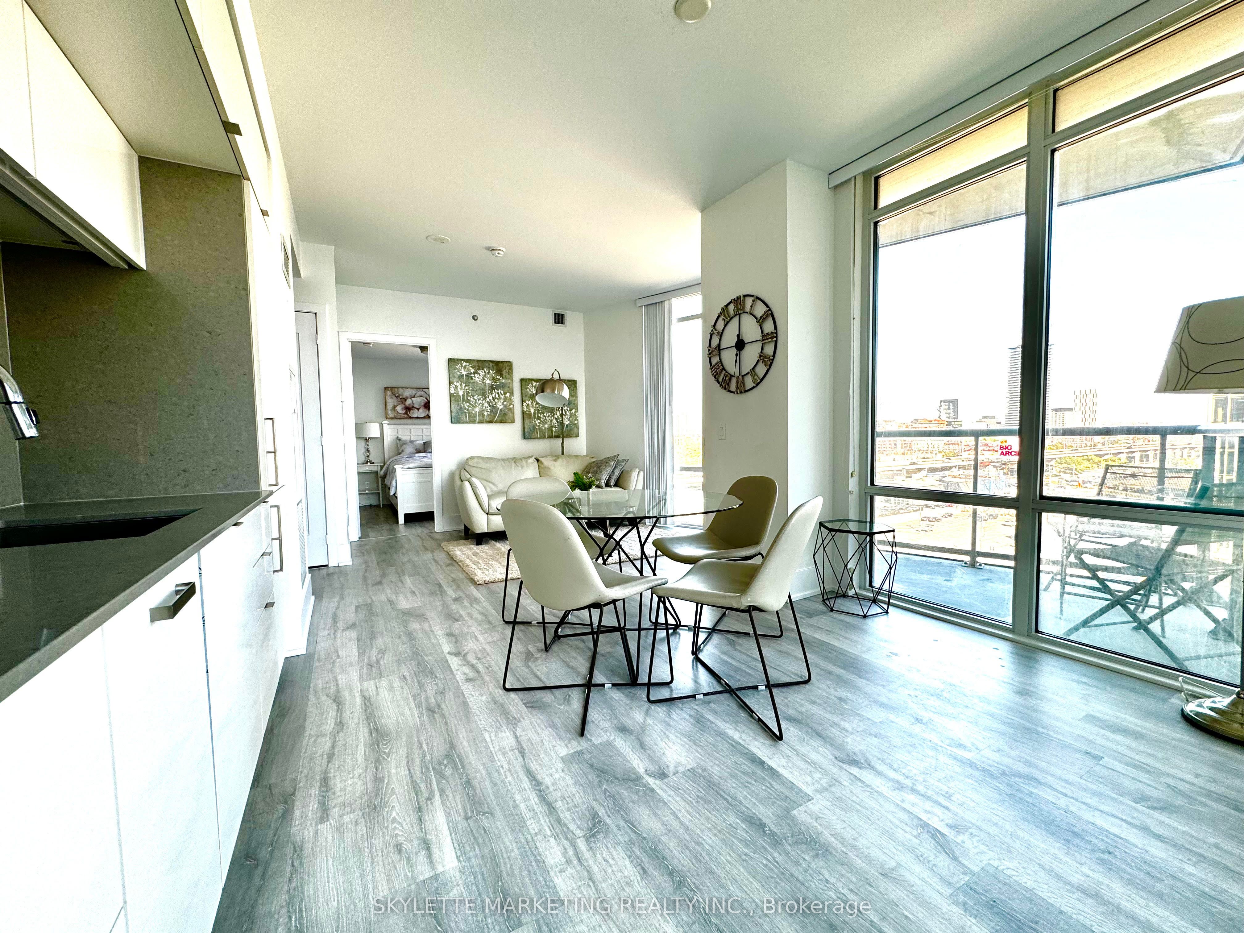 #902 - 15 Merchants' Wharf Property Photo 21