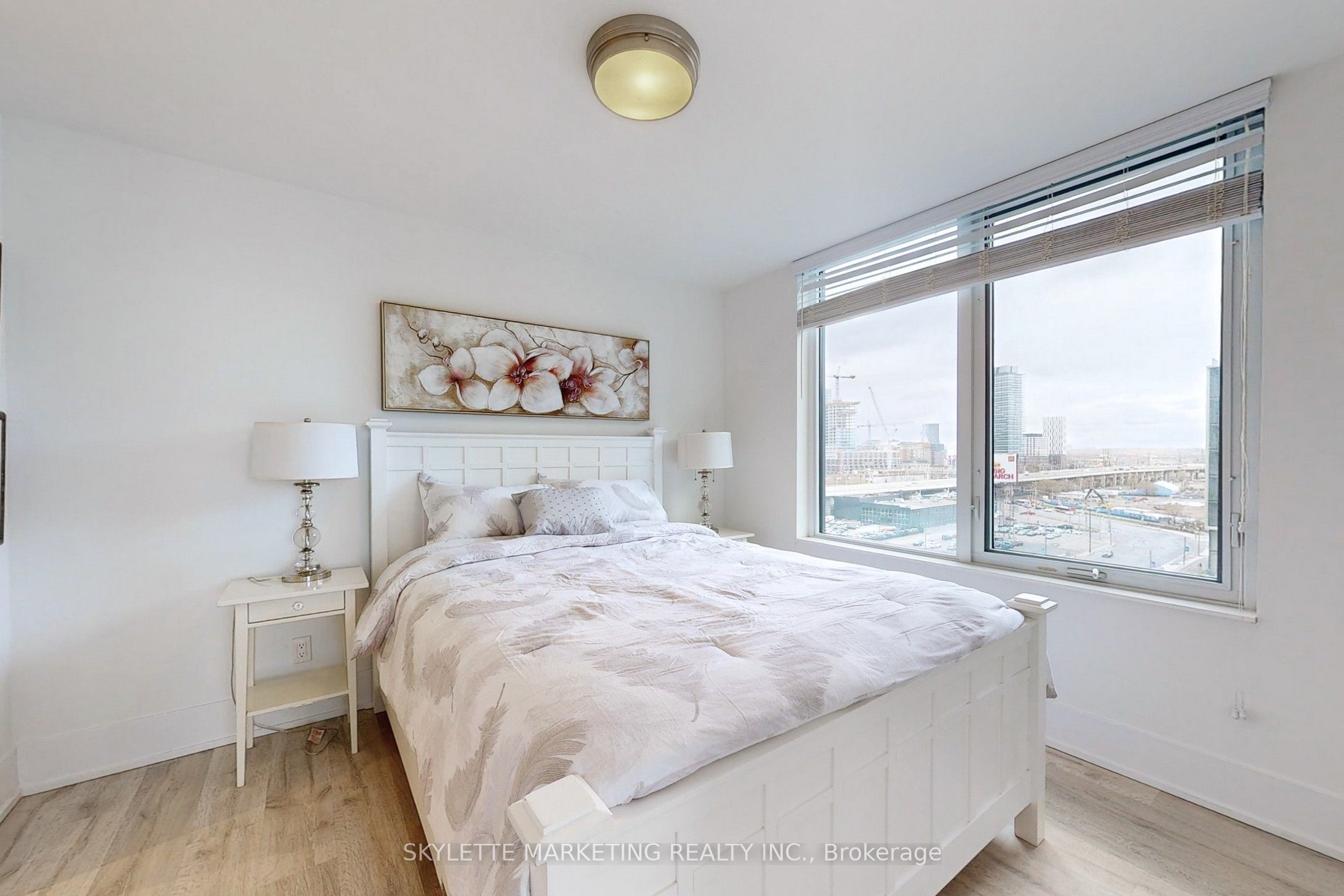 #902 - 15 Merchants' Wharf Property Photo 26
