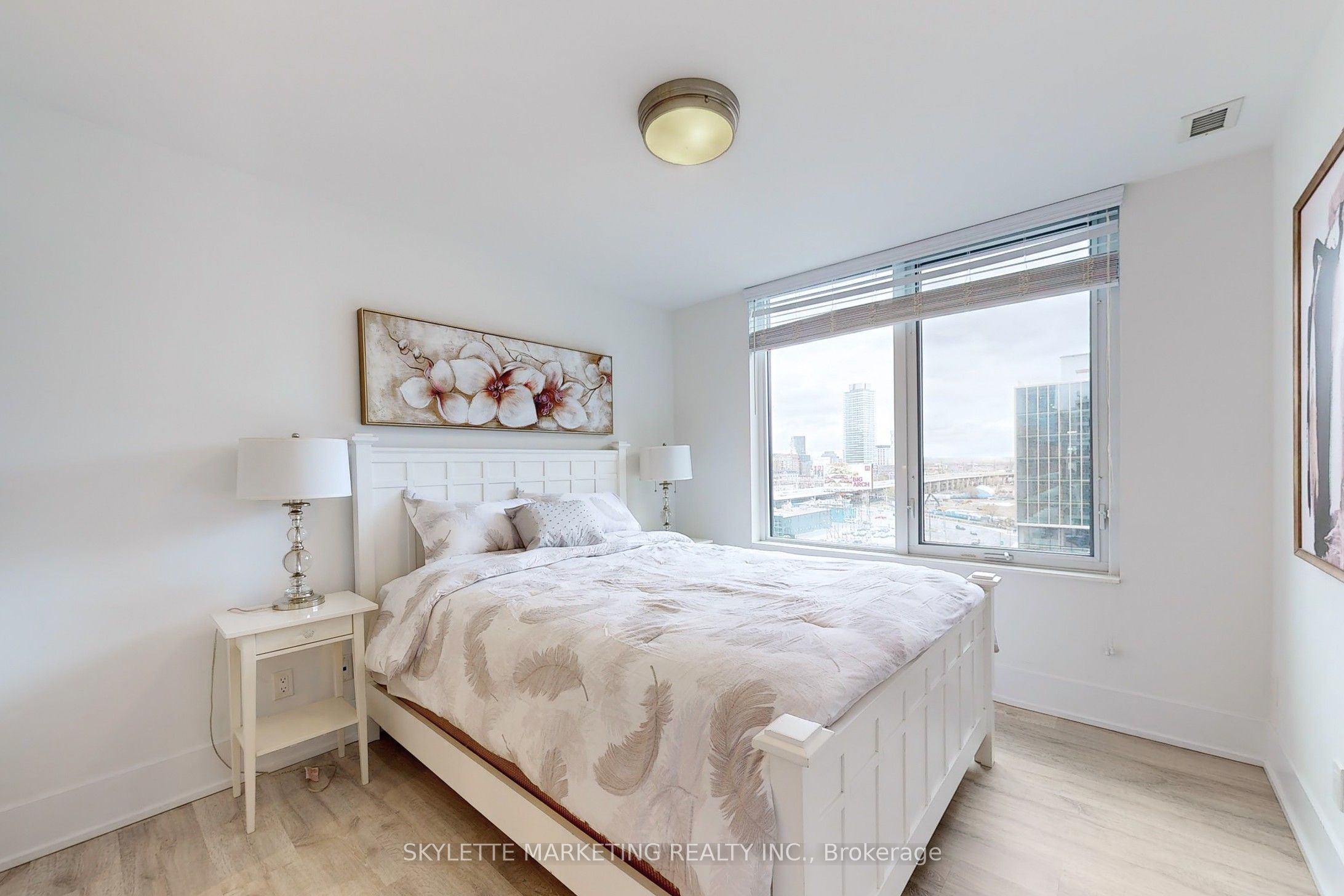 #902 - 15 Merchants' Wharf Property Photo 27